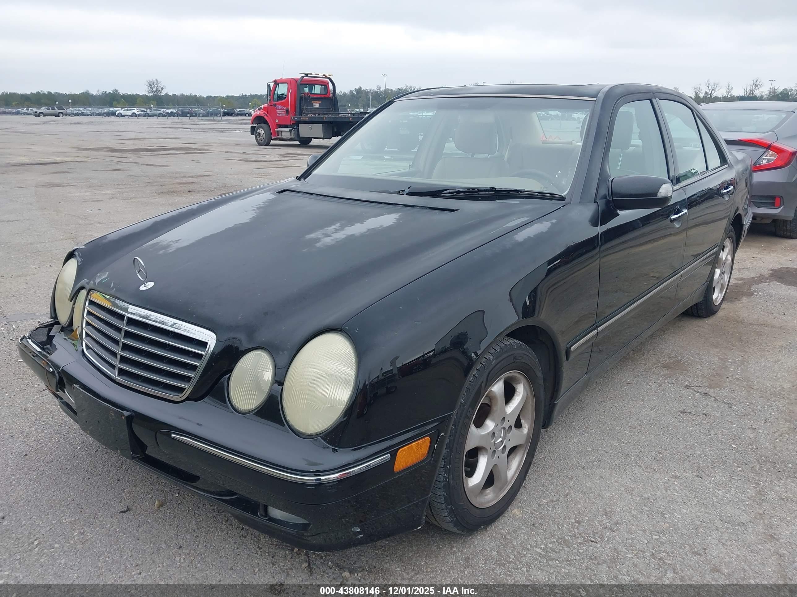 MERCEDES-BENZ E image 2