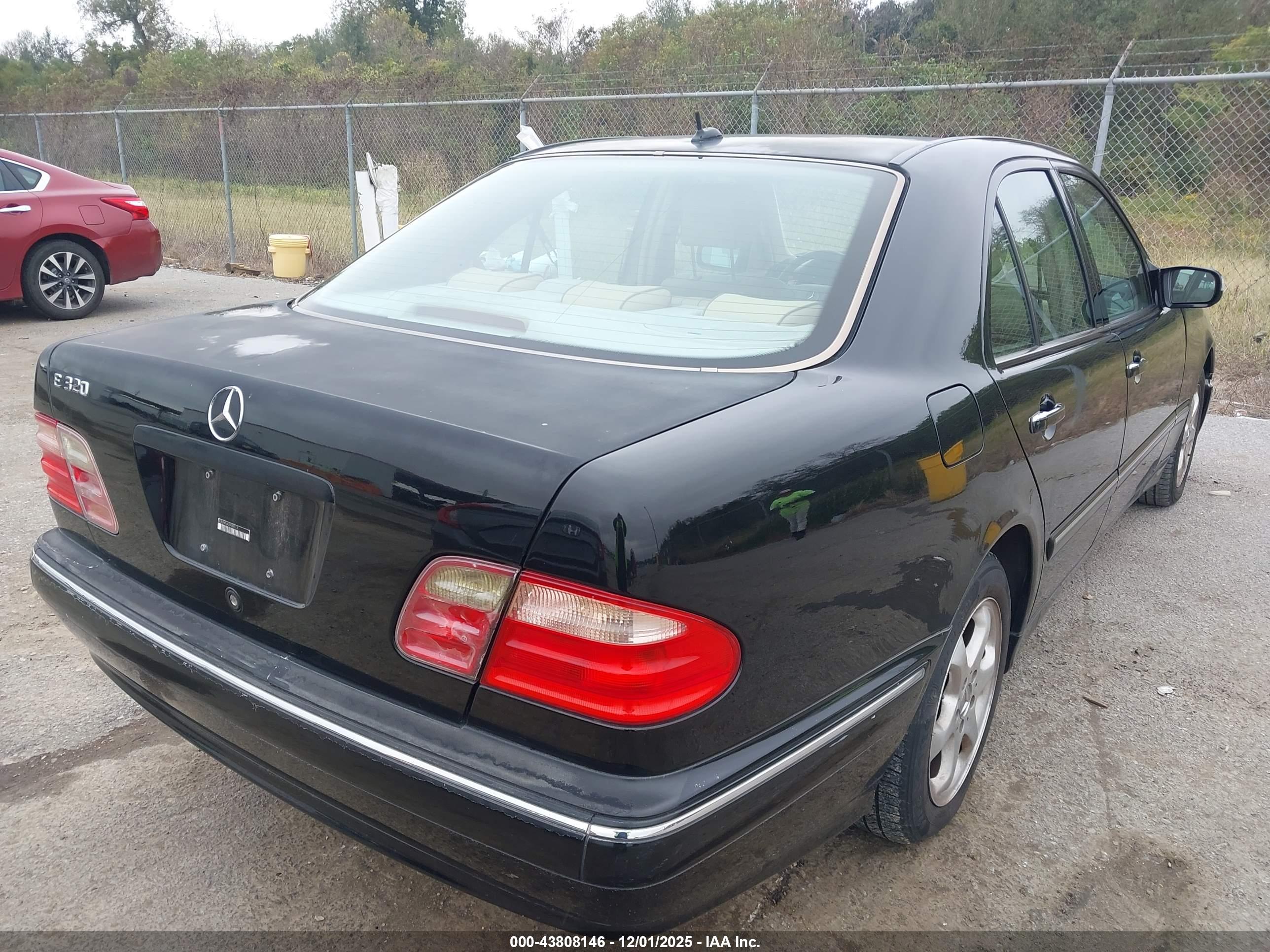 MERCEDES-BENZ E image 4