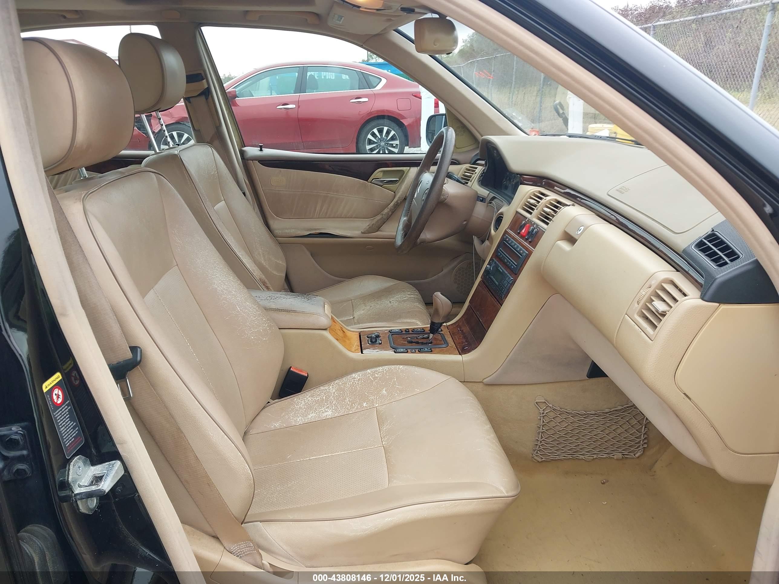 MERCEDES-BENZ E image 5