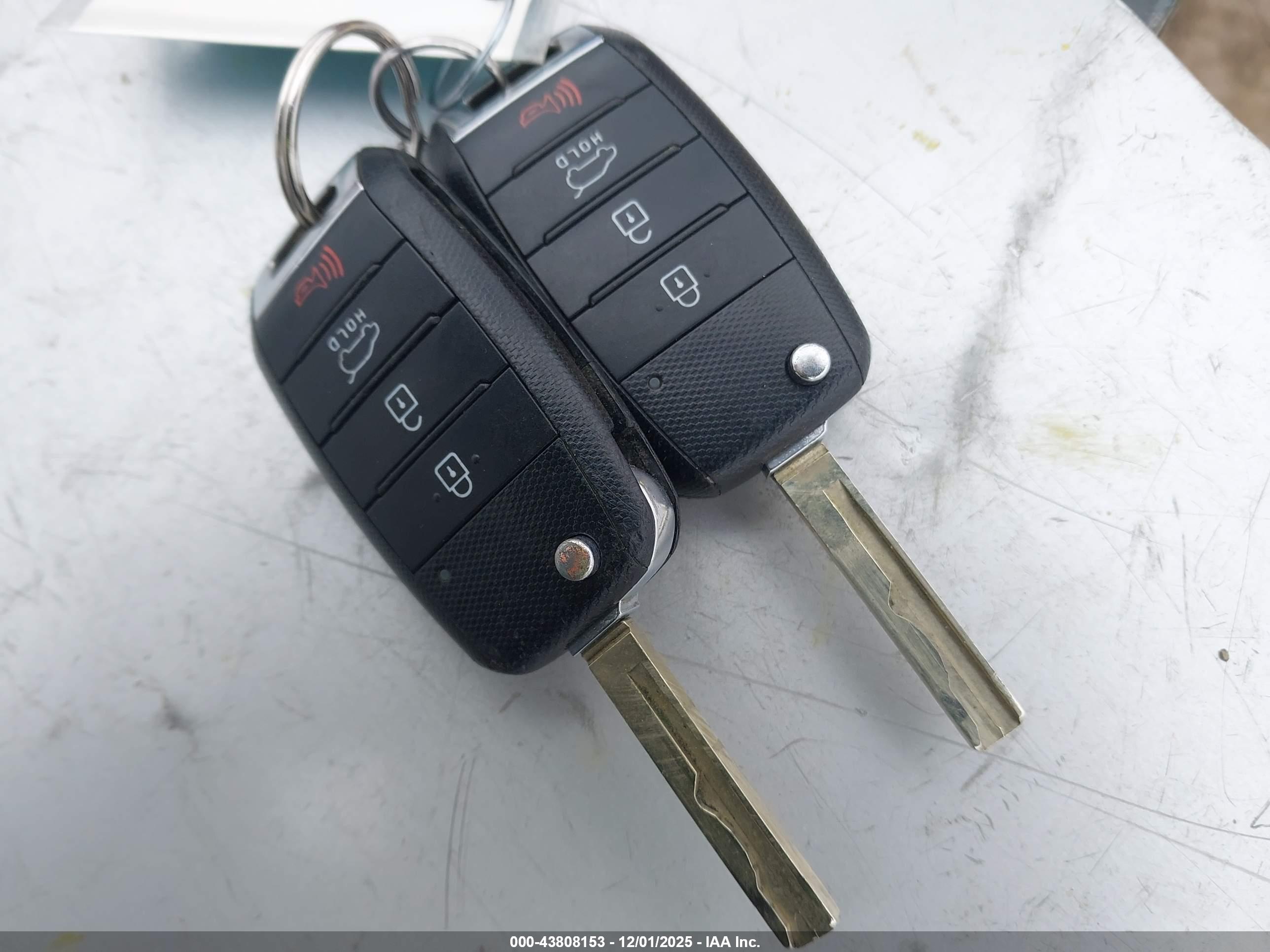 KIA SORENTO image 11