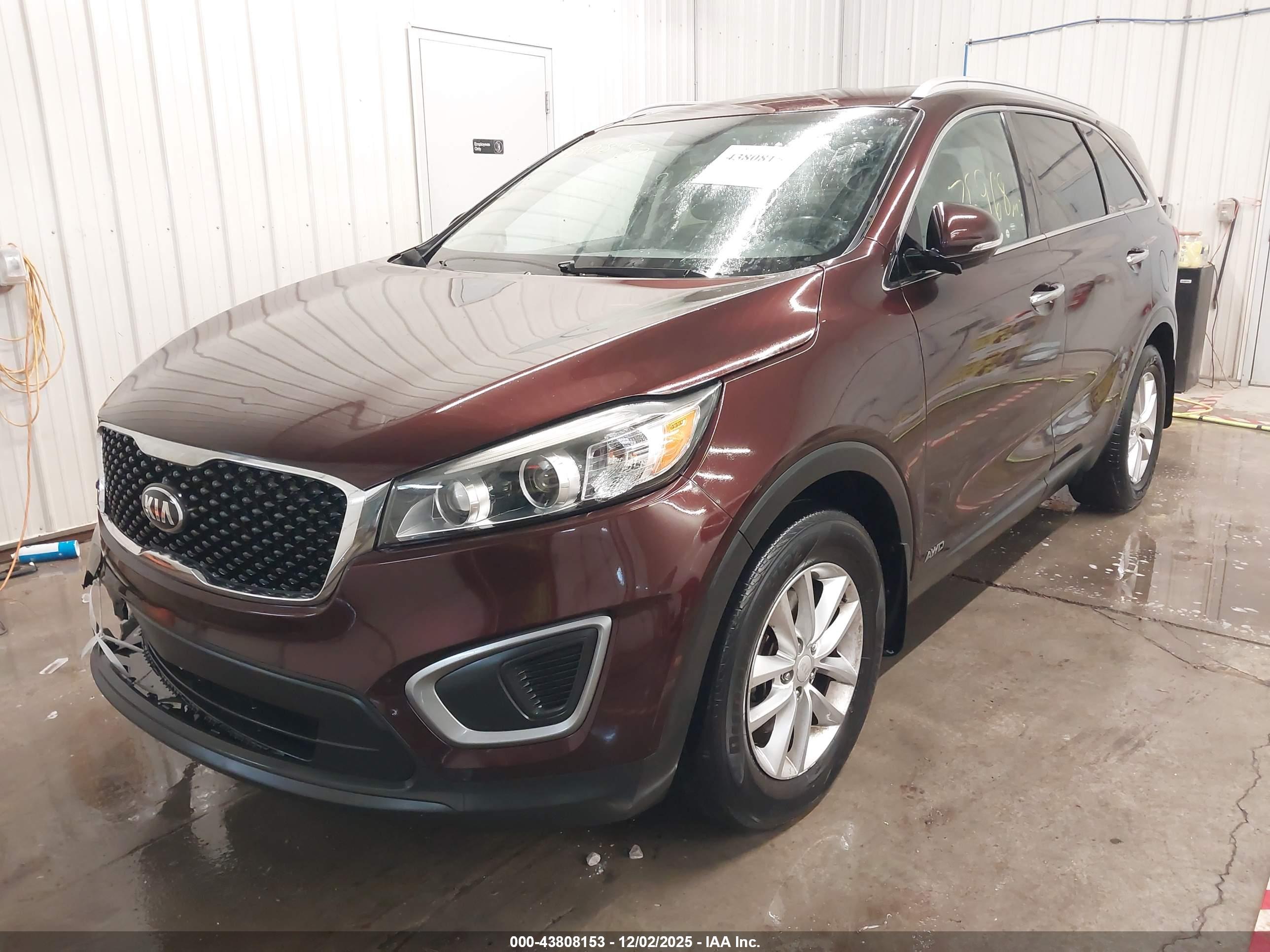 KIA SORENTO image 2