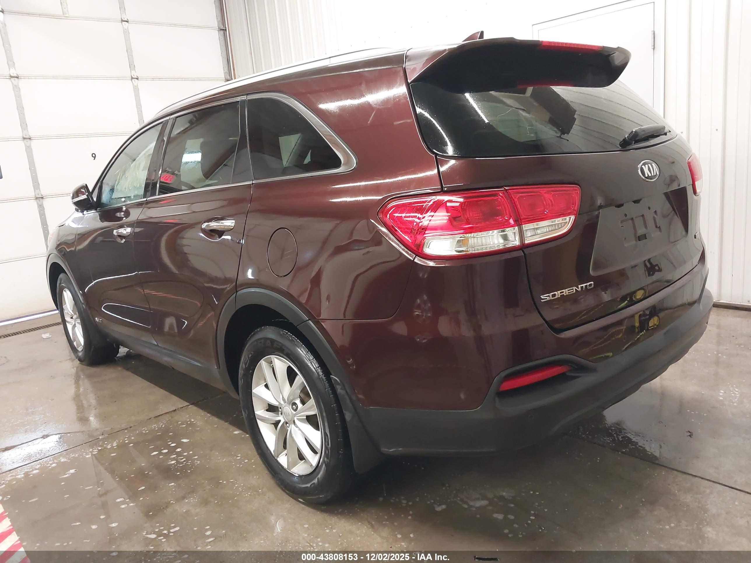KIA SORENTO image 3