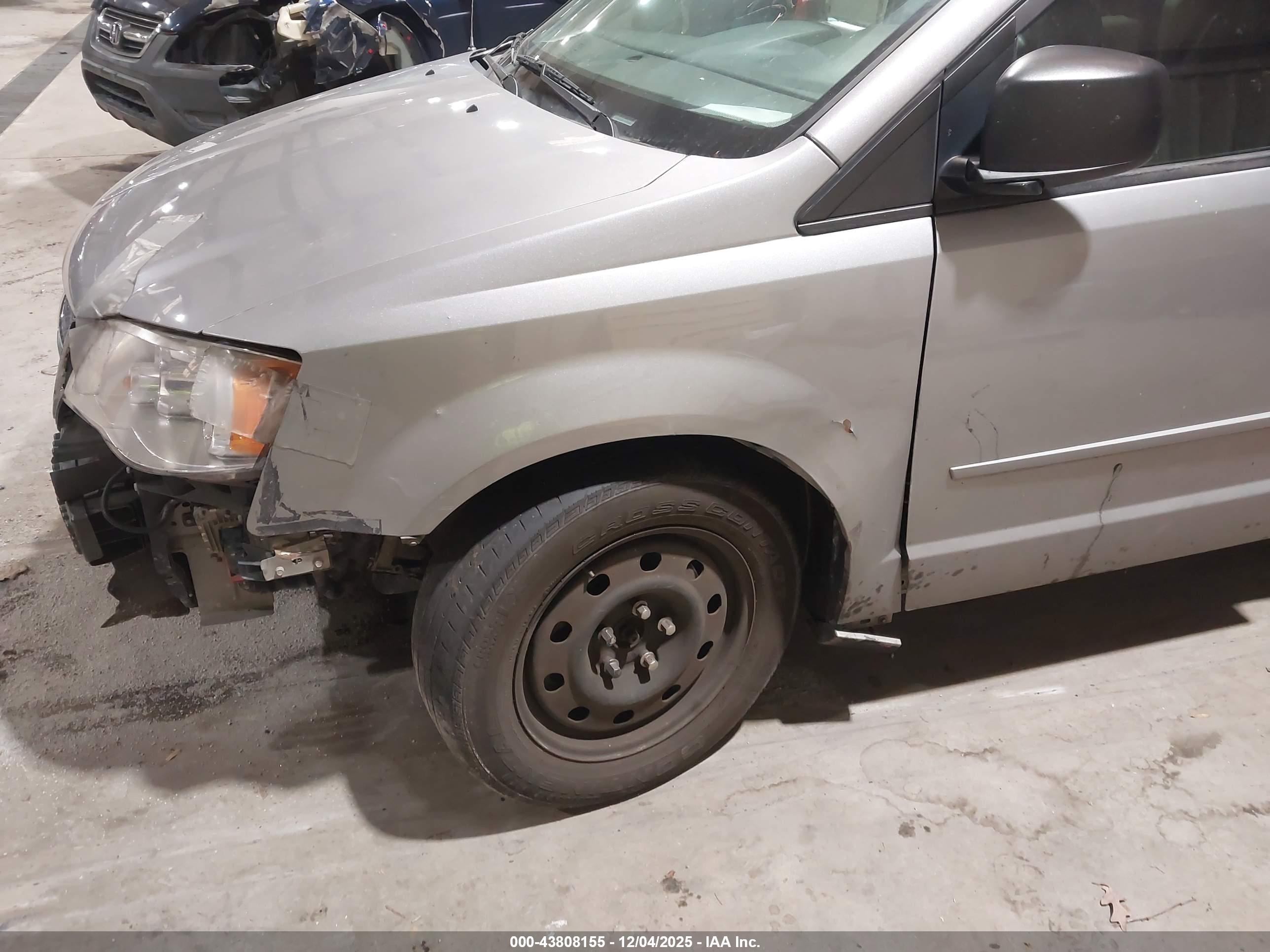 DODGE GRAND image 6