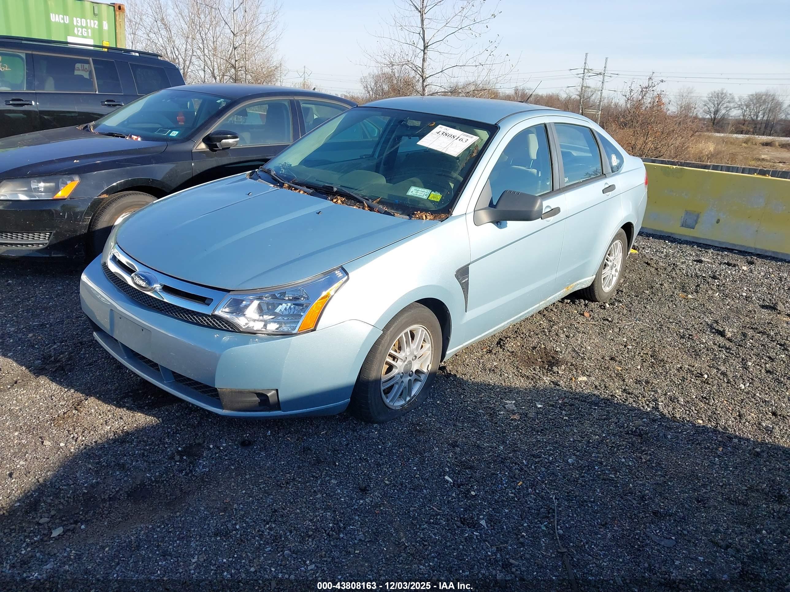 FORD FOCUS image 2
