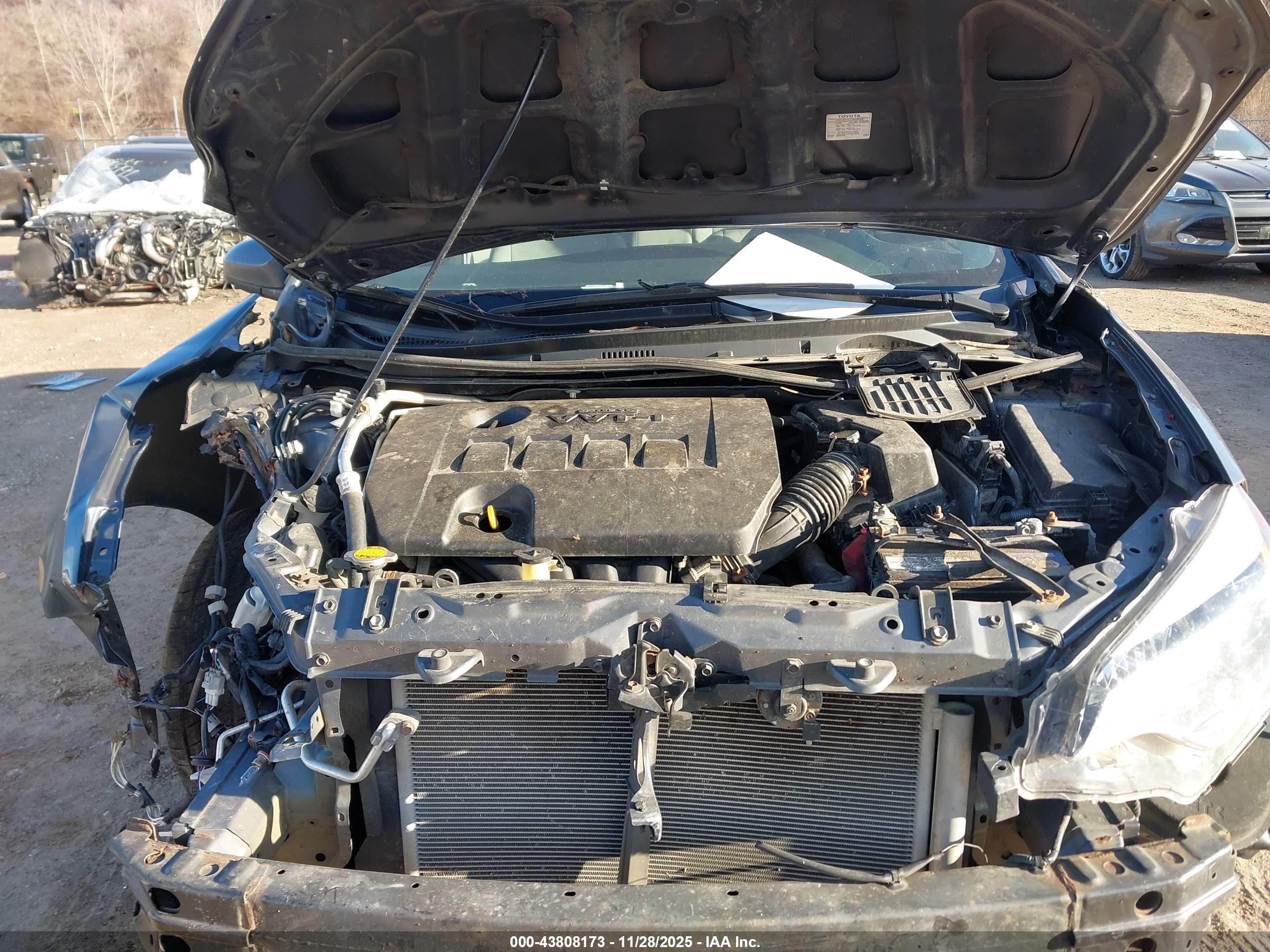 TOYOTA COROLLA image 10