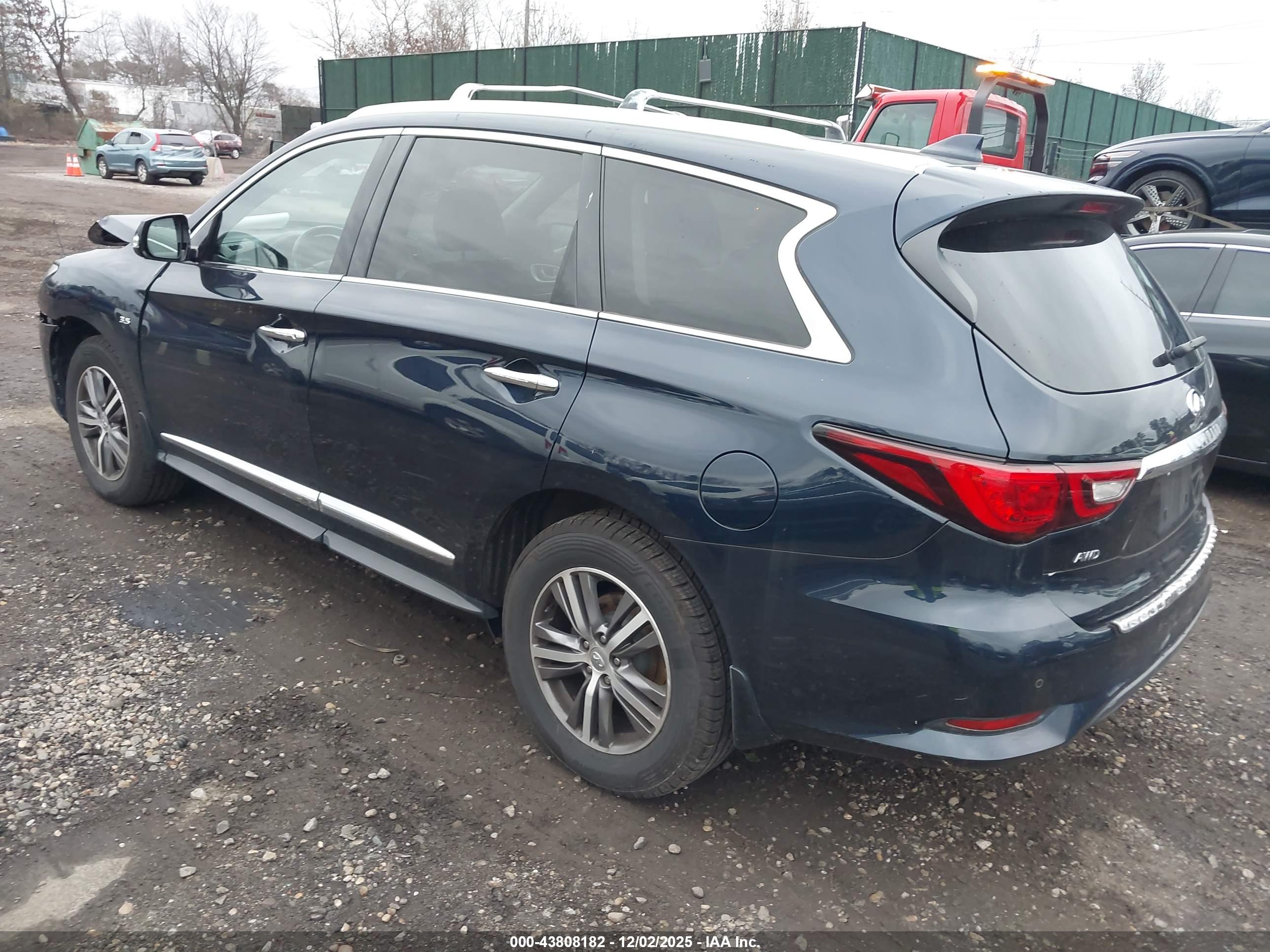 INFINITI QX60 image 3