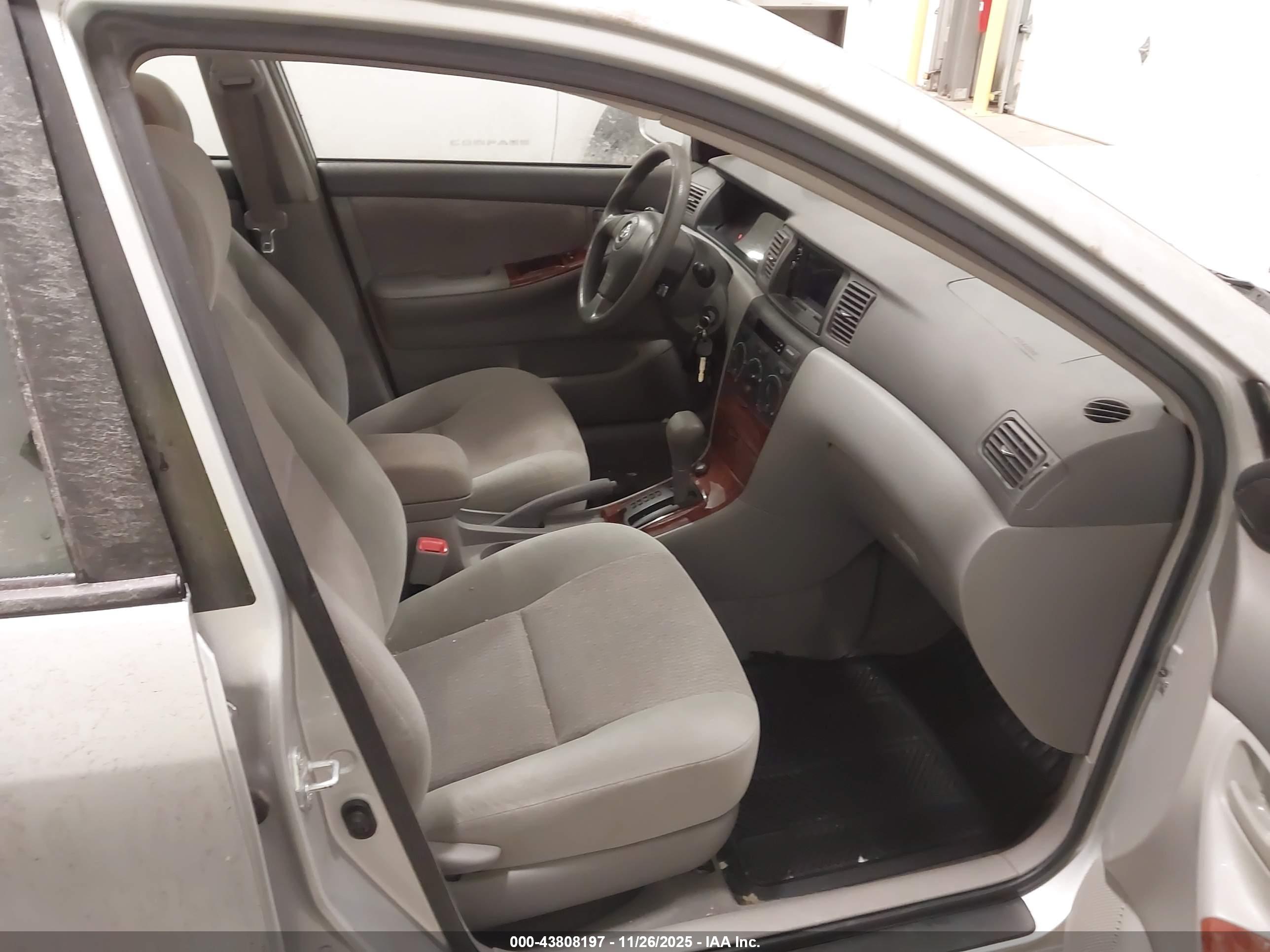 TOYOTA COROLLA image 5