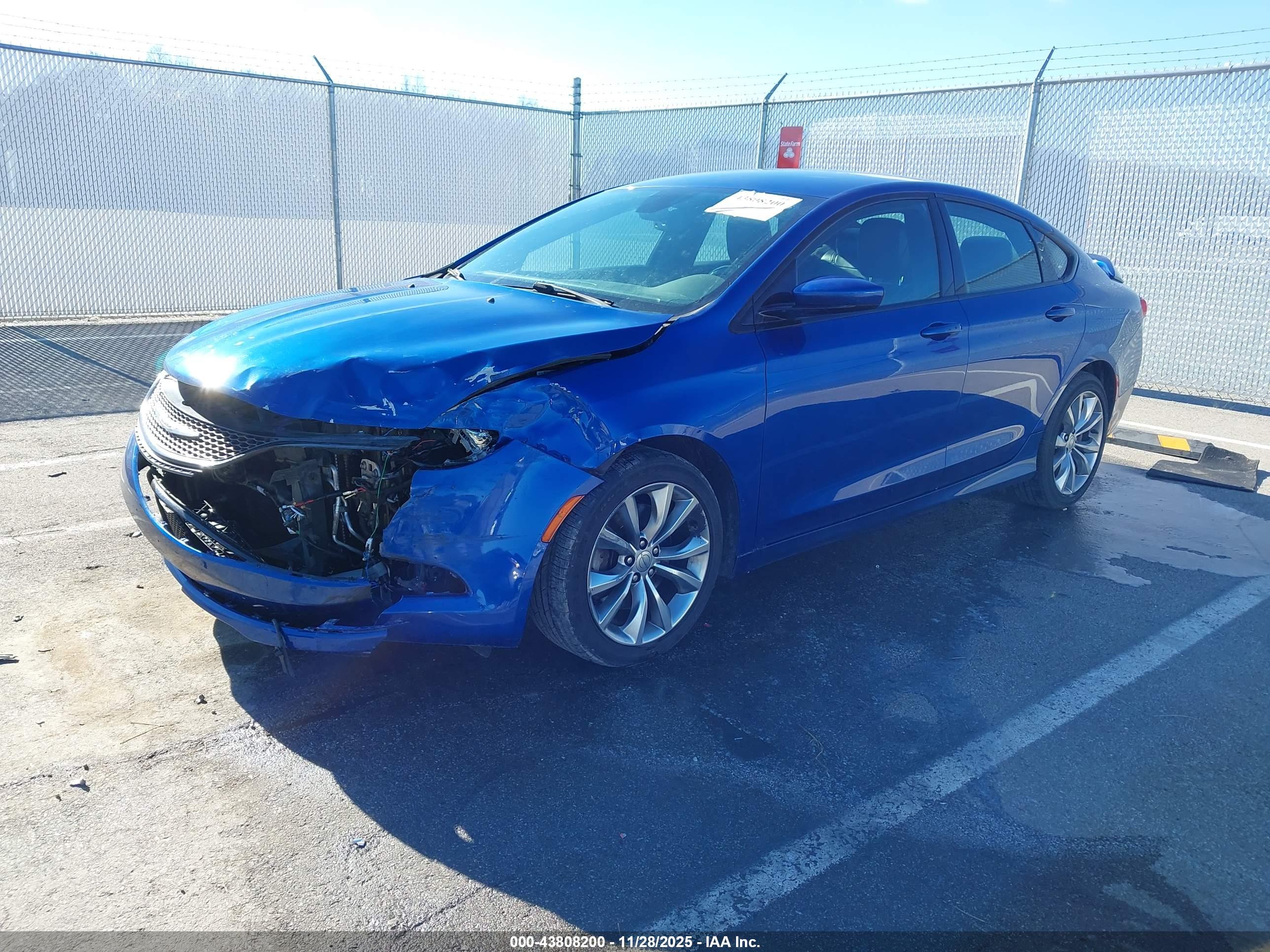 CHRYSLER 200 image 2