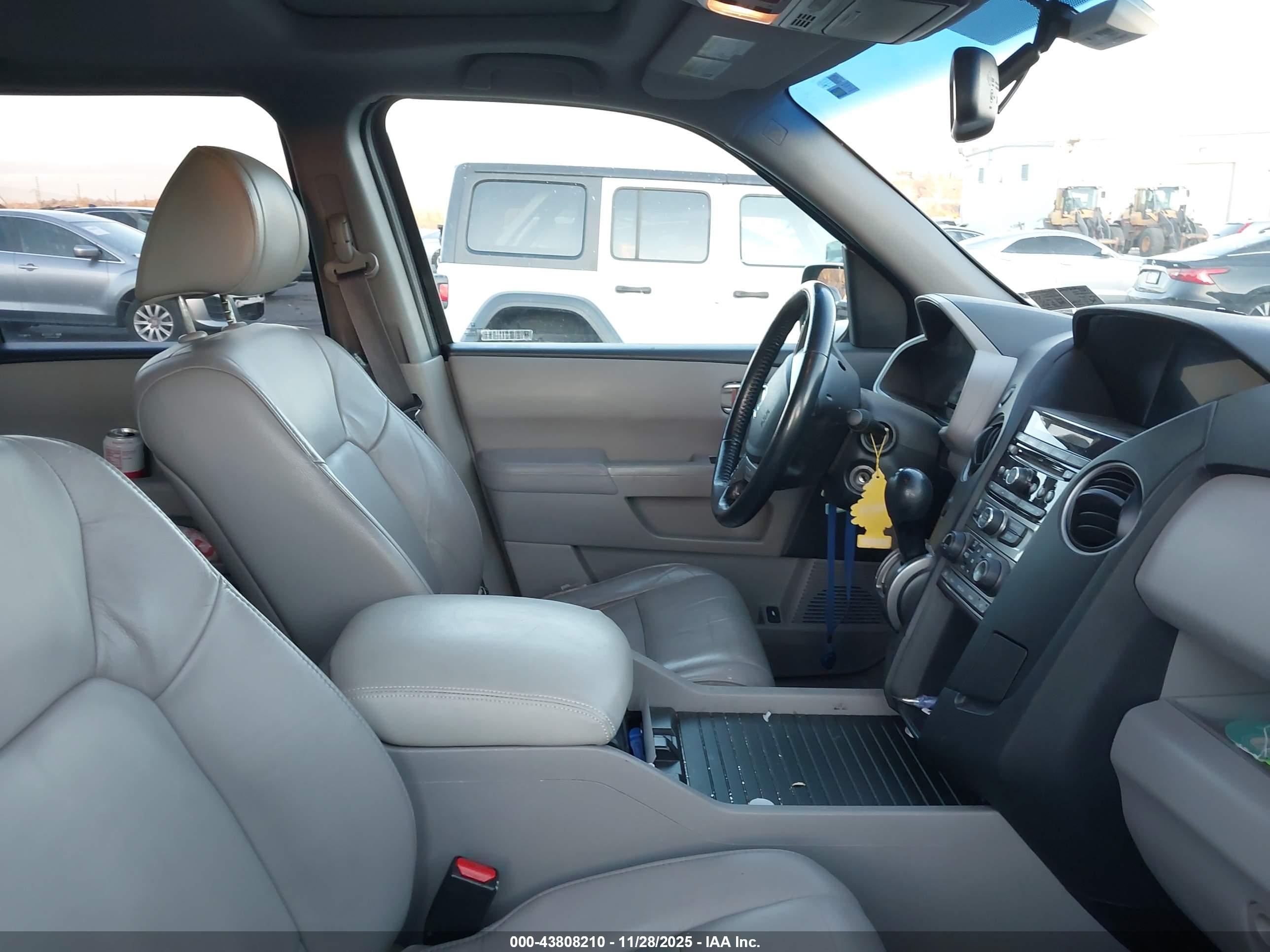 HONDA PILOT image 5