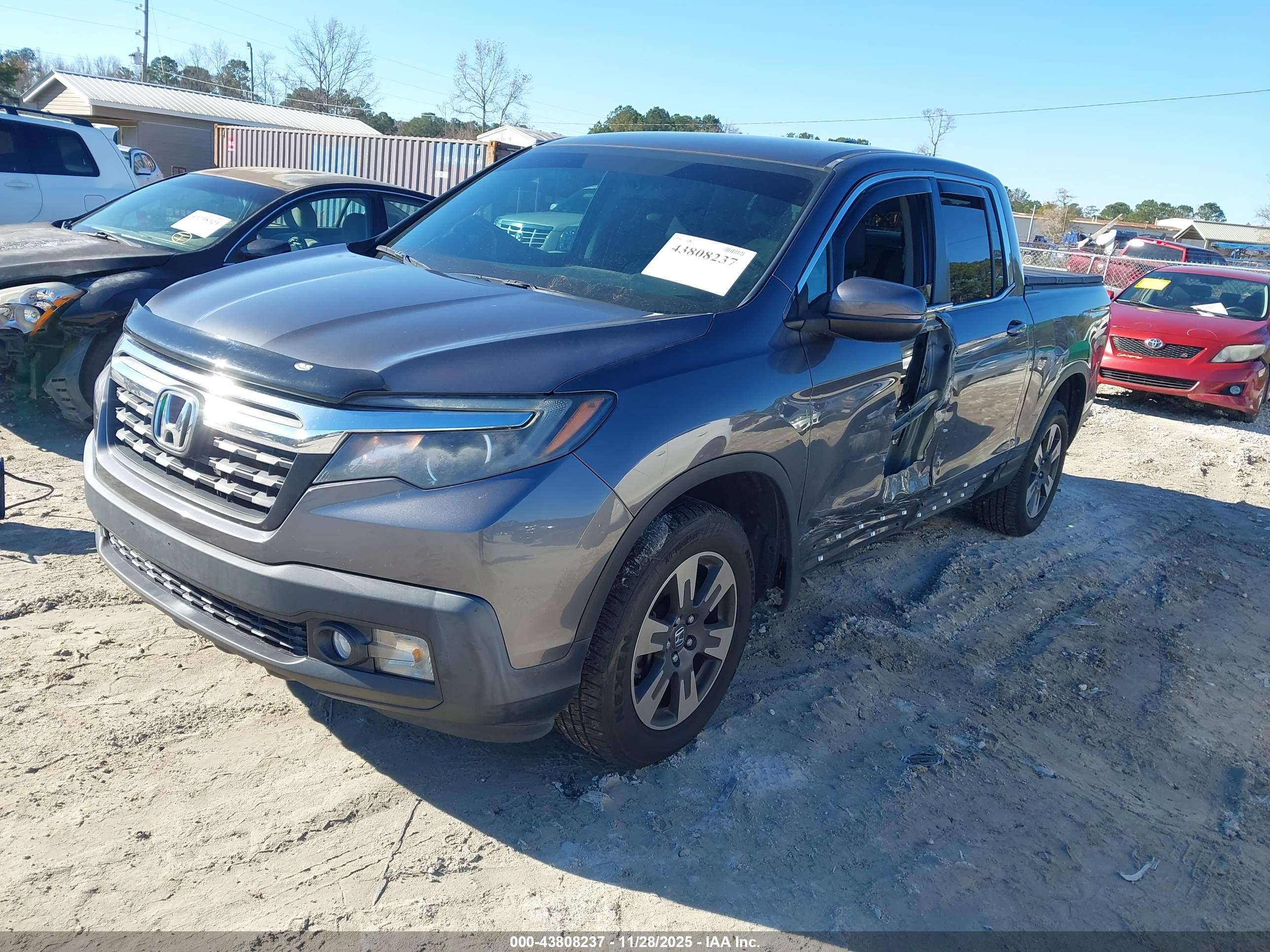 HONDA RIDGELINE image 2