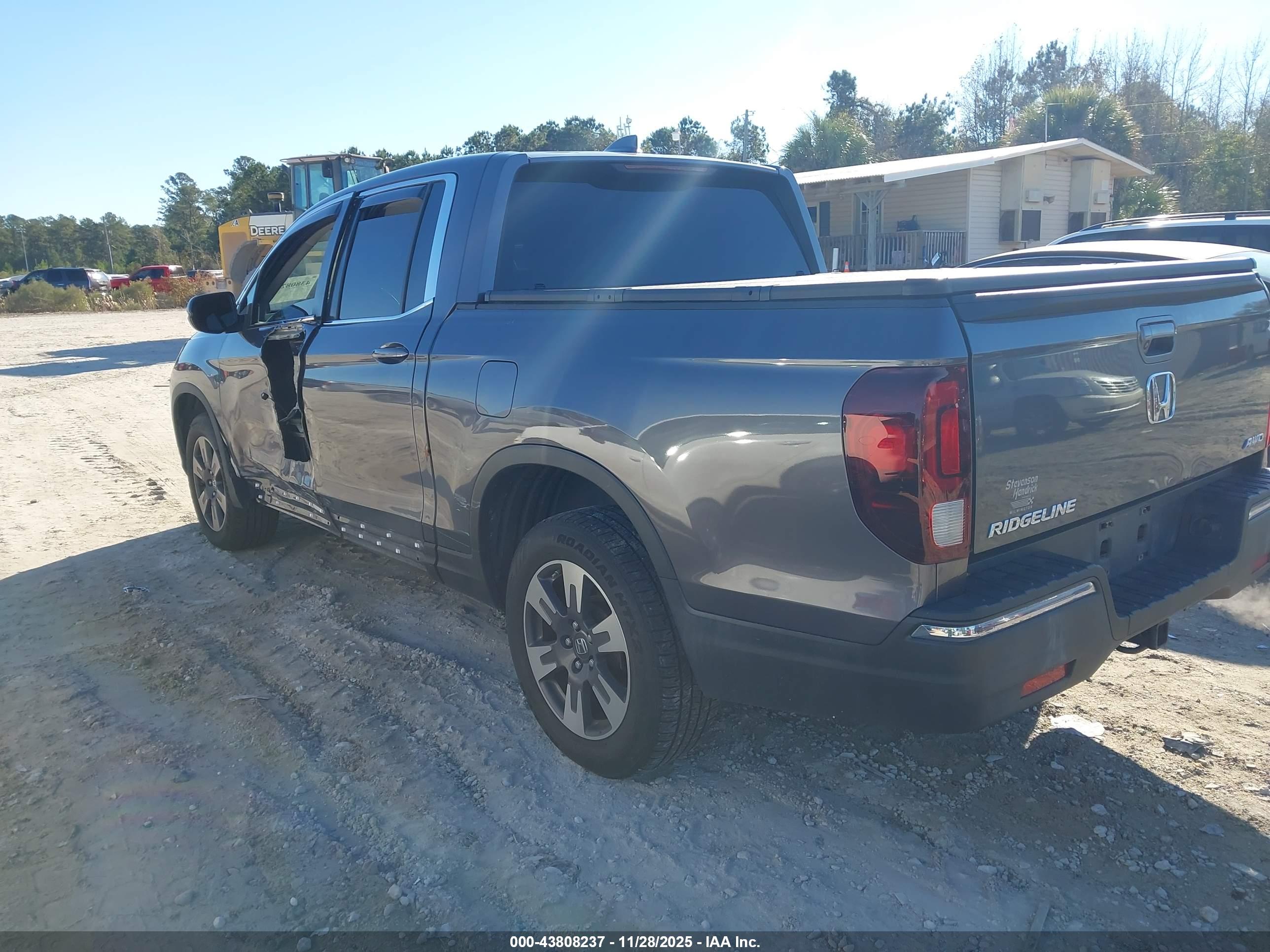 HONDA RIDGELINE image 3