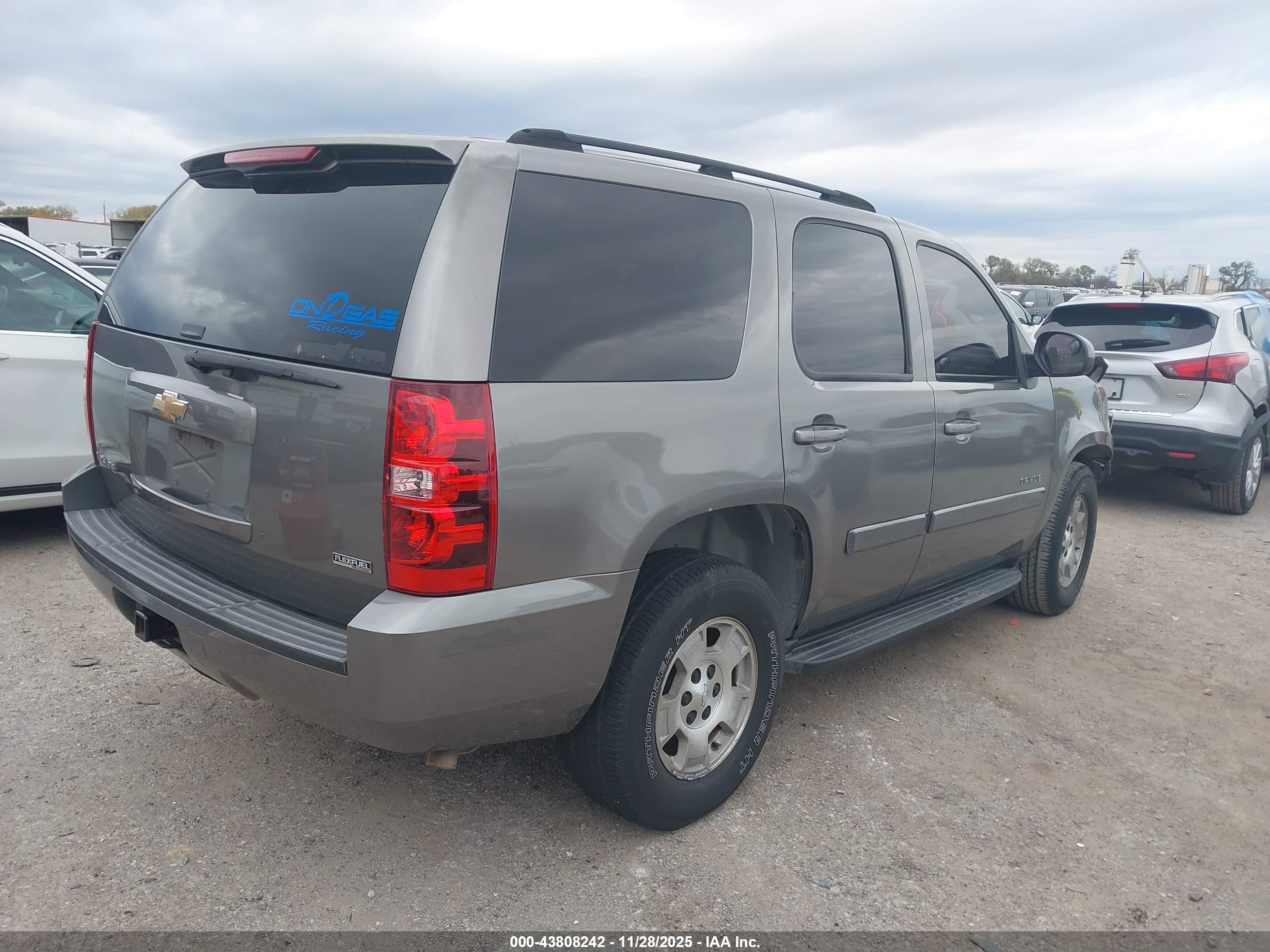 CHEVROLET TAHOE image 4