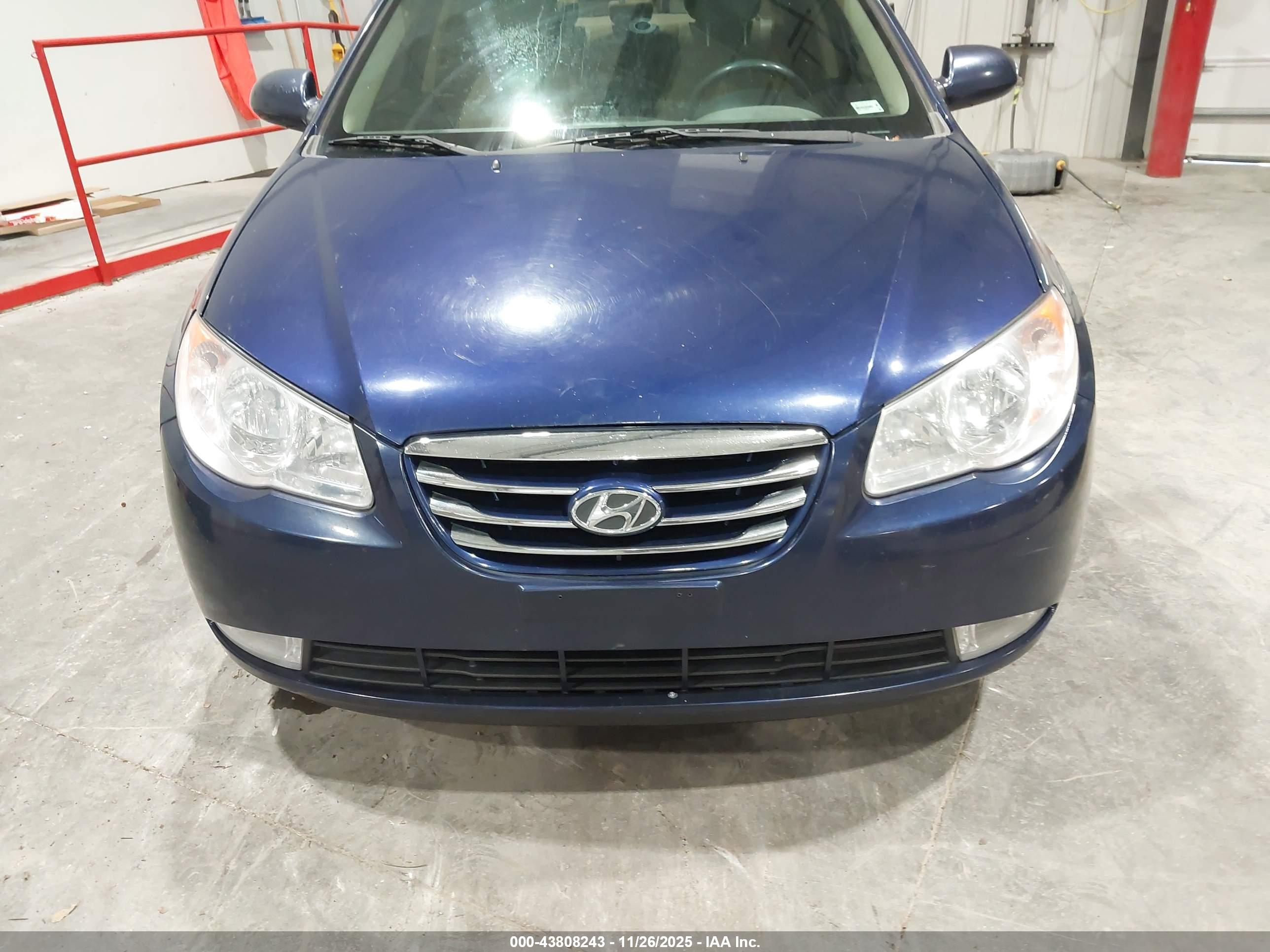 HYUNDAI ELANTRA image 6