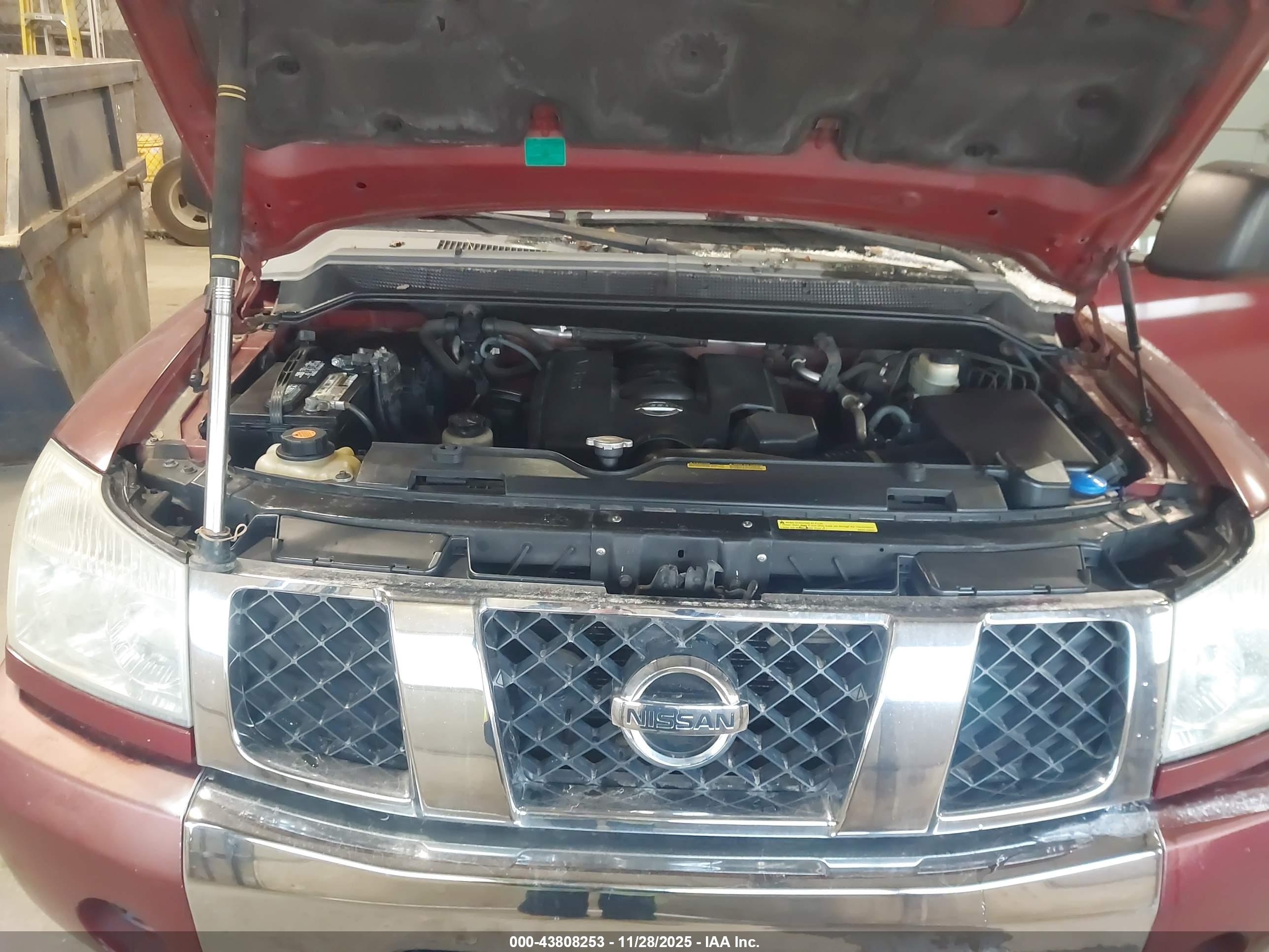 NISSAN TITAN image 10