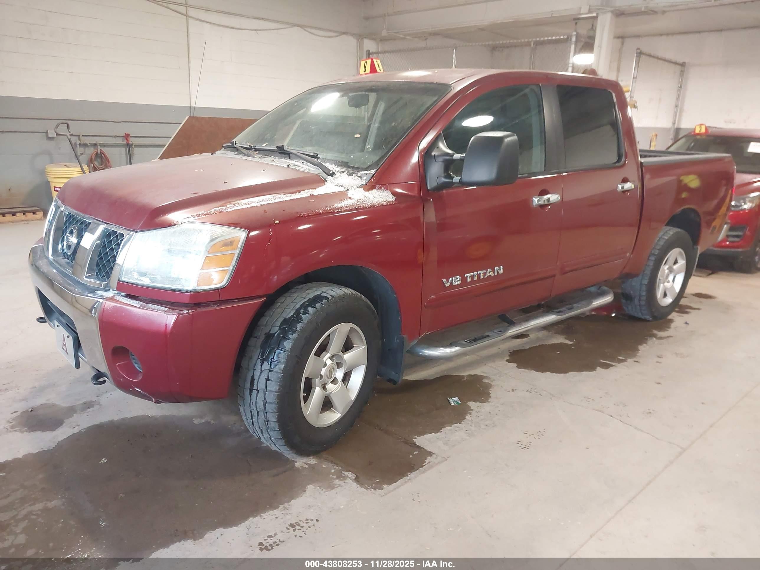 NISSAN TITAN image 2