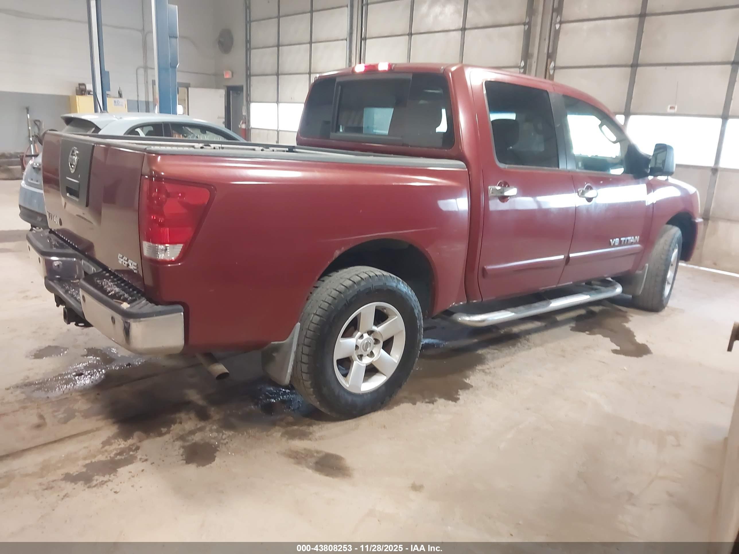 NISSAN TITAN image 4