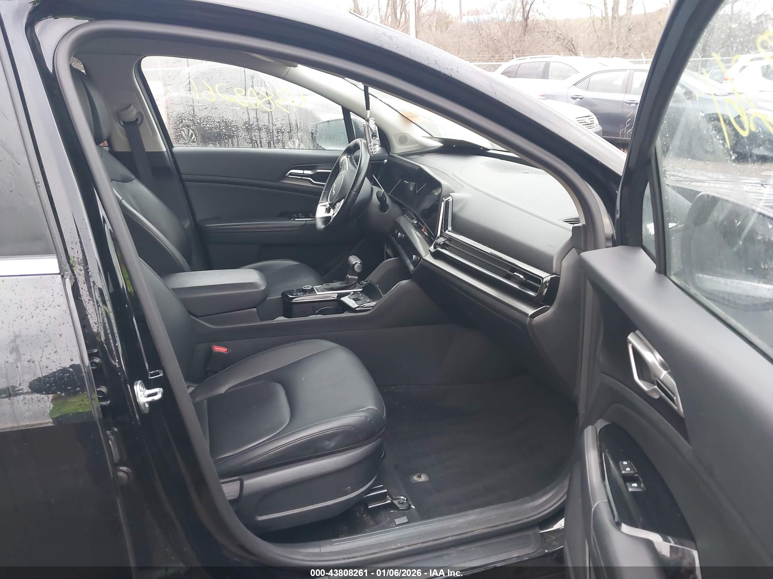 KIA SPORTAGE image 5