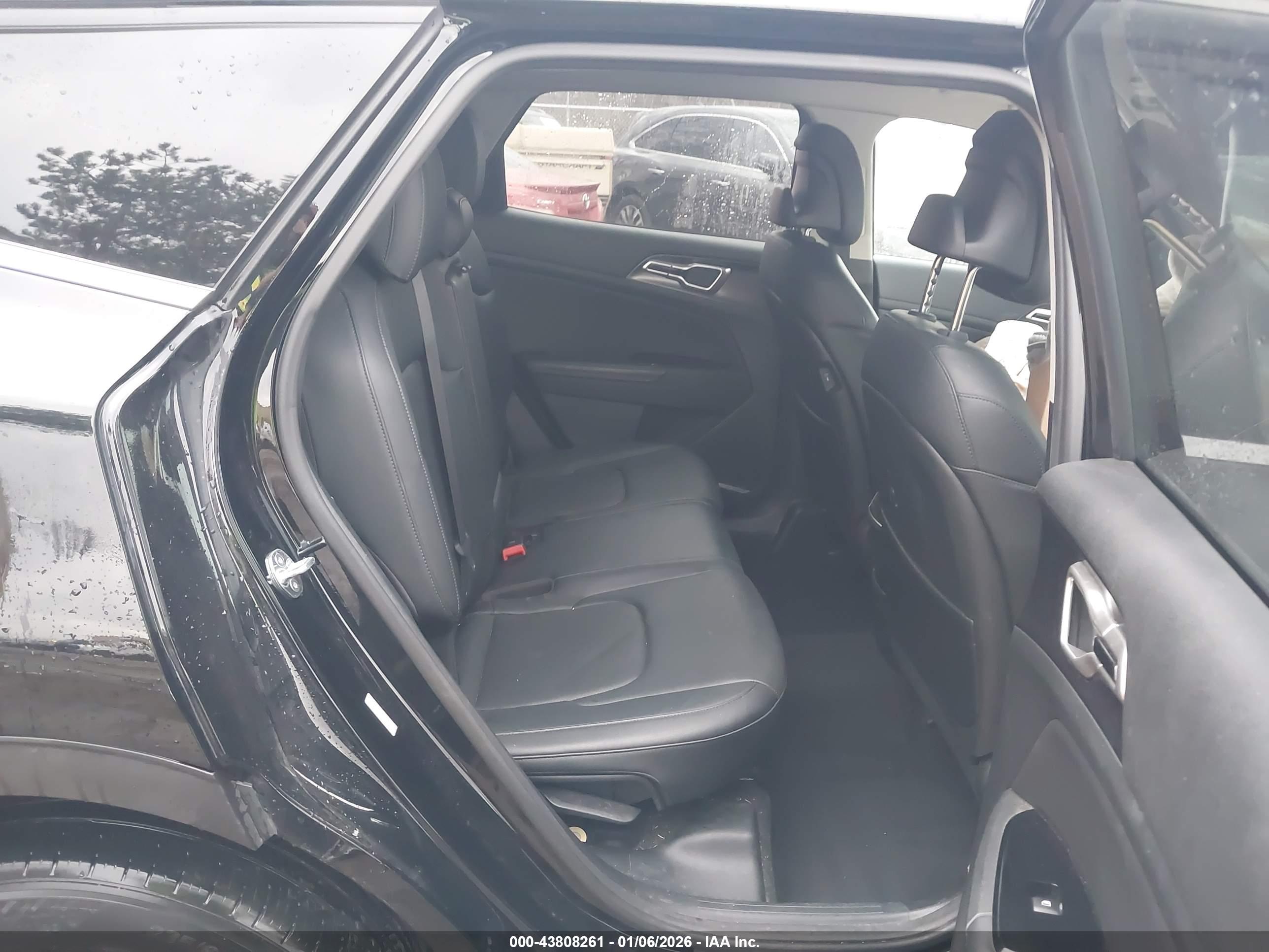 KIA SPORTAGE image 8