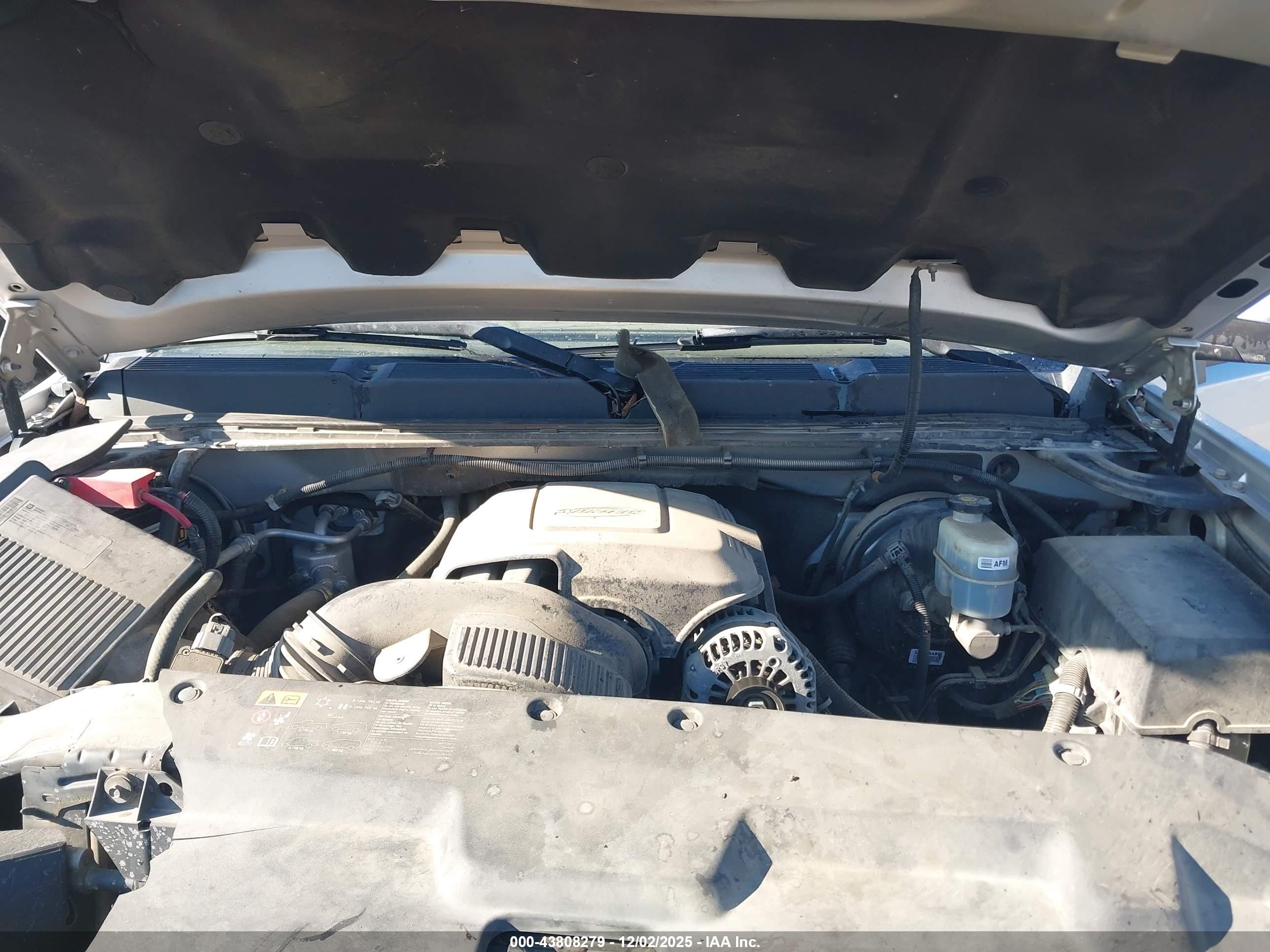 CHEVROLET SILVERADO image 10