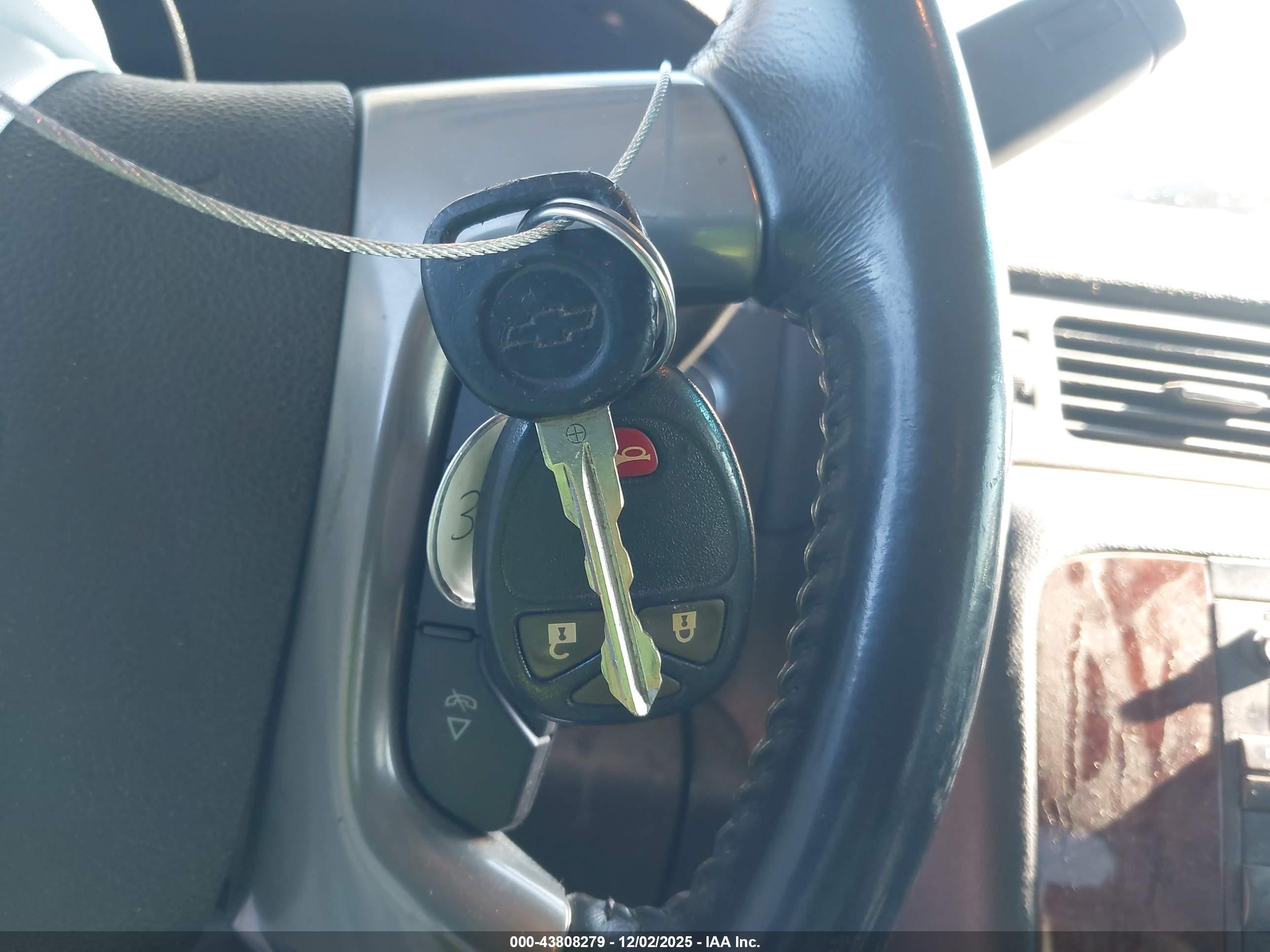 CHEVROLET SILVERADO image 11