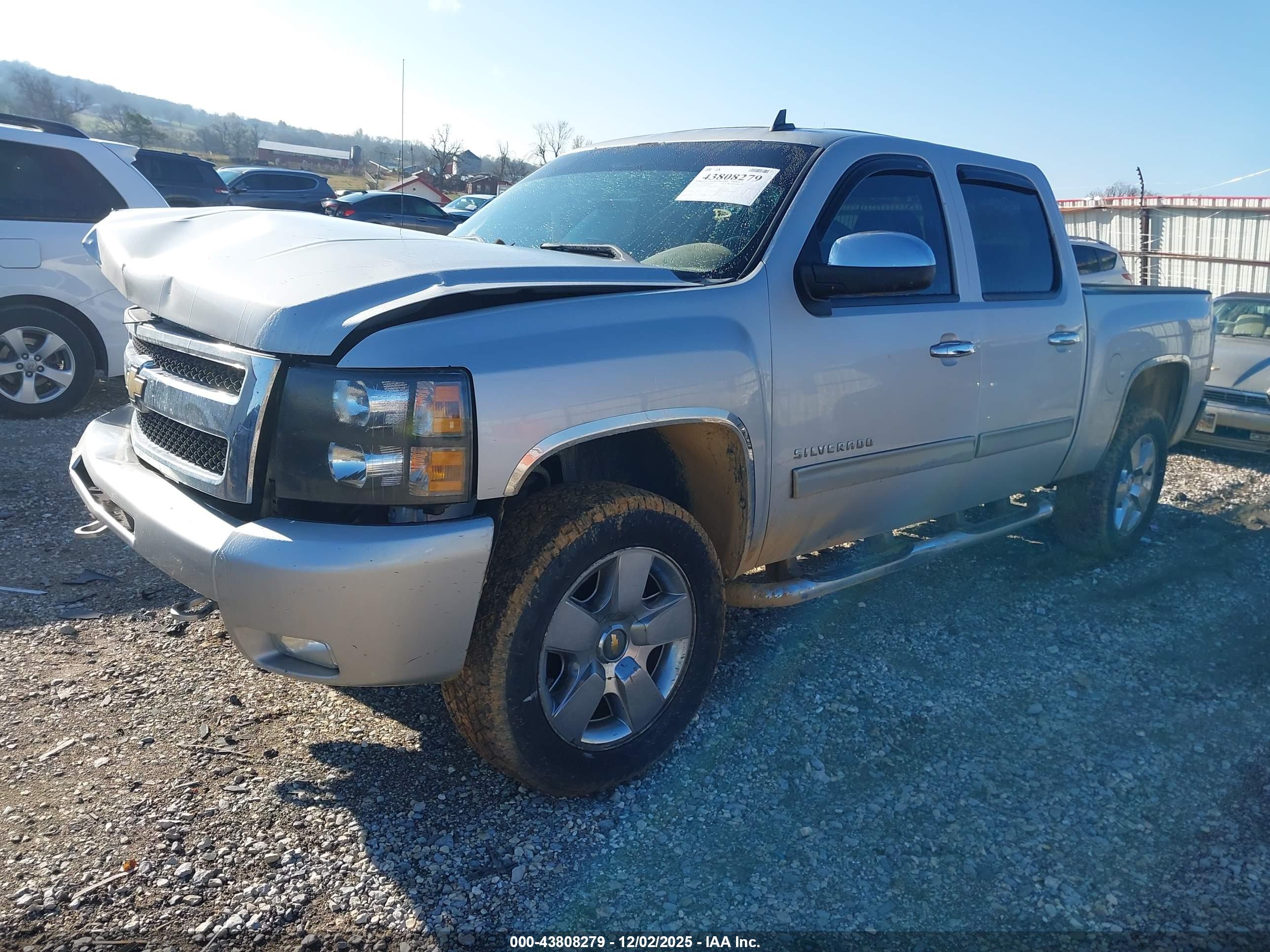 CHEVROLET SILVERADO image 2