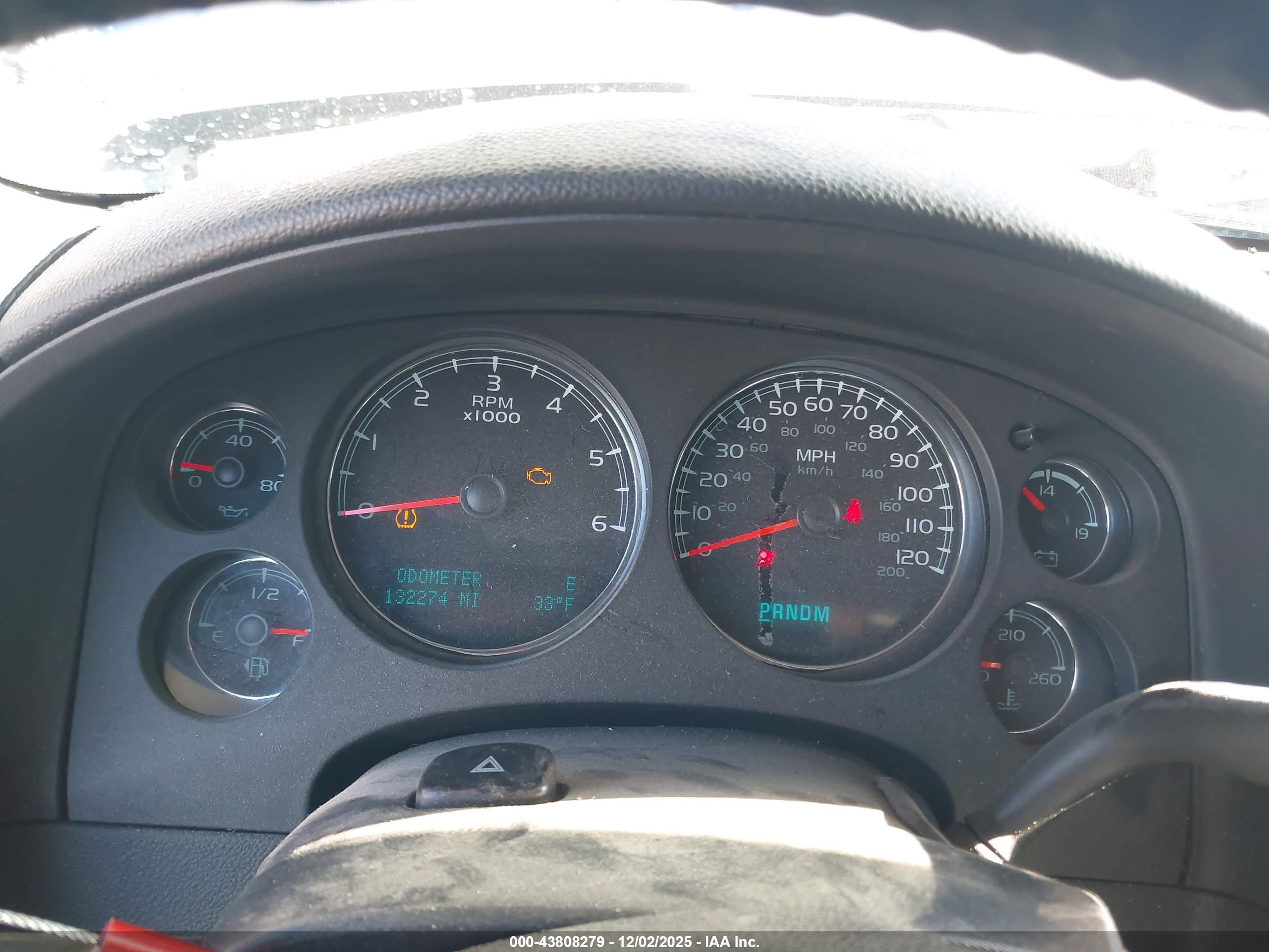 CHEVROLET SILVERADO image 7