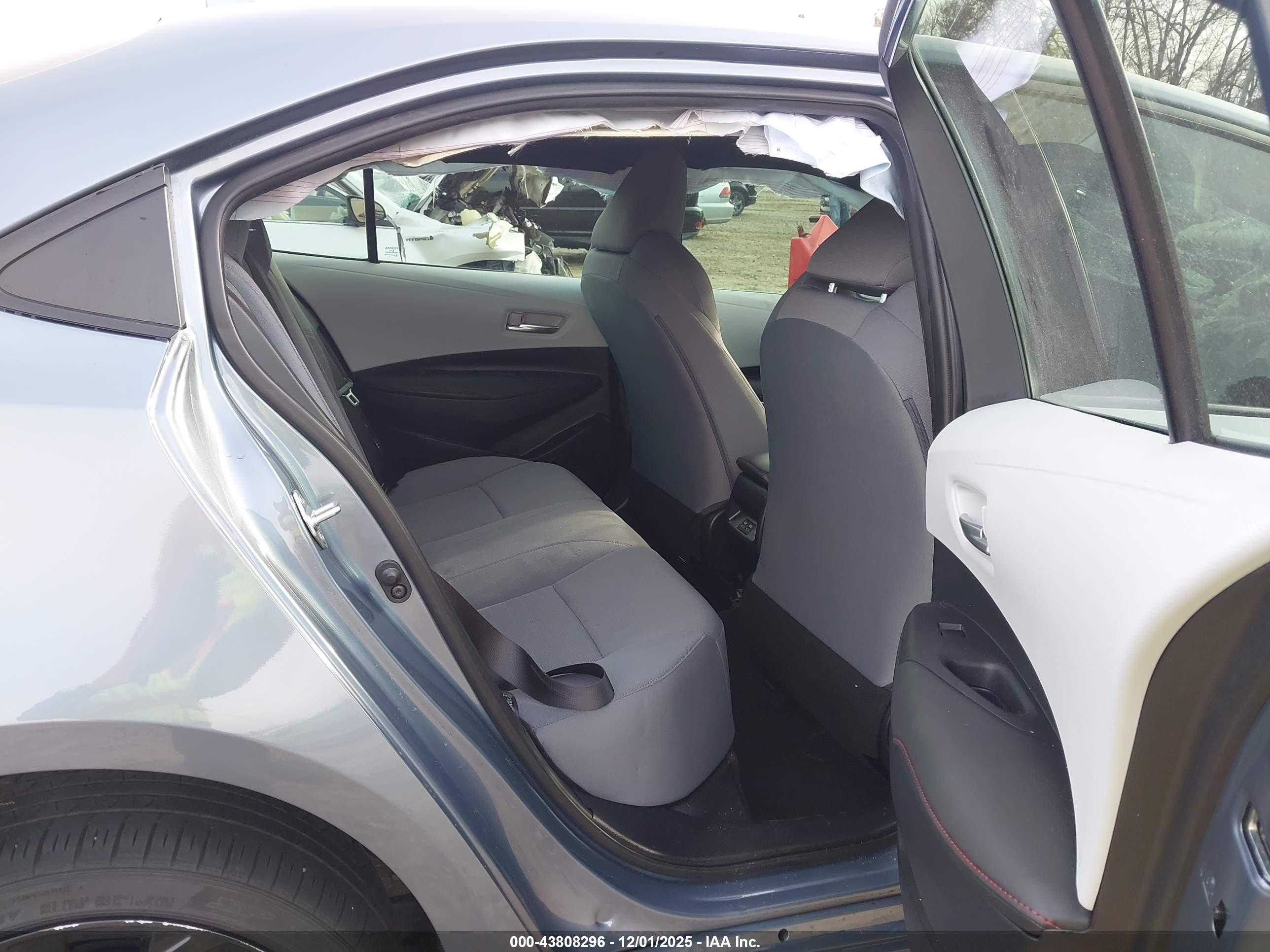 TOYOTA COROLLA image 8