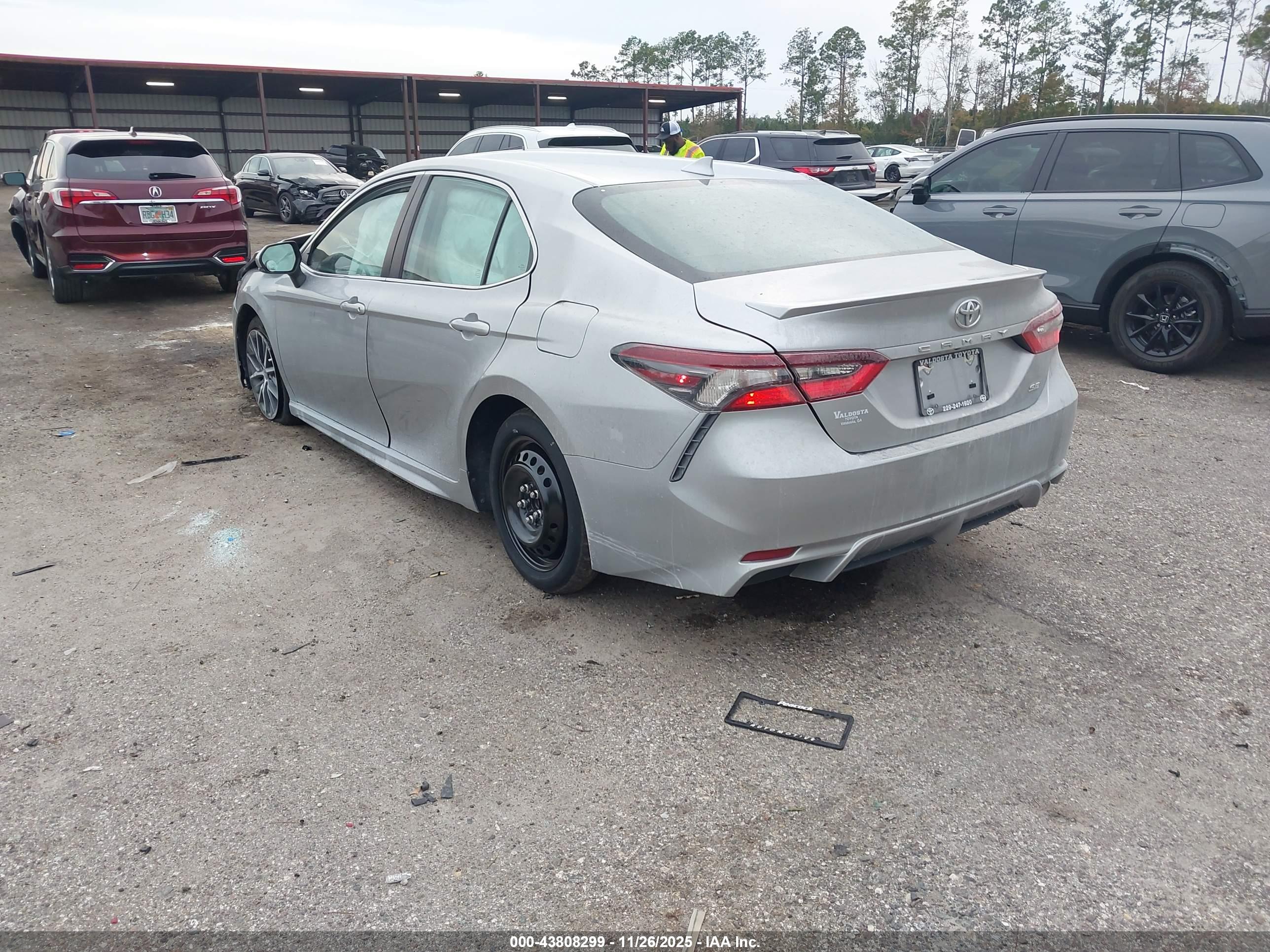 TOYOTA CAMRY image 3