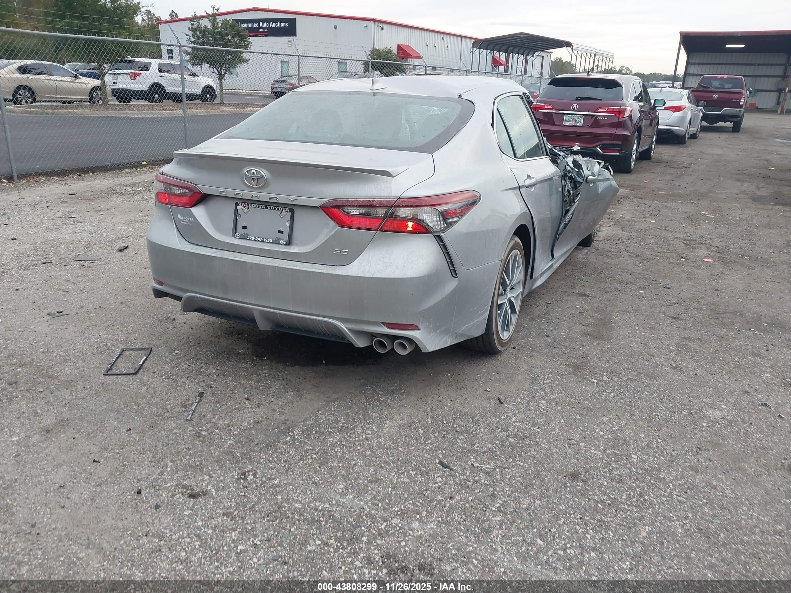 TOYOTA CAMRY image 4