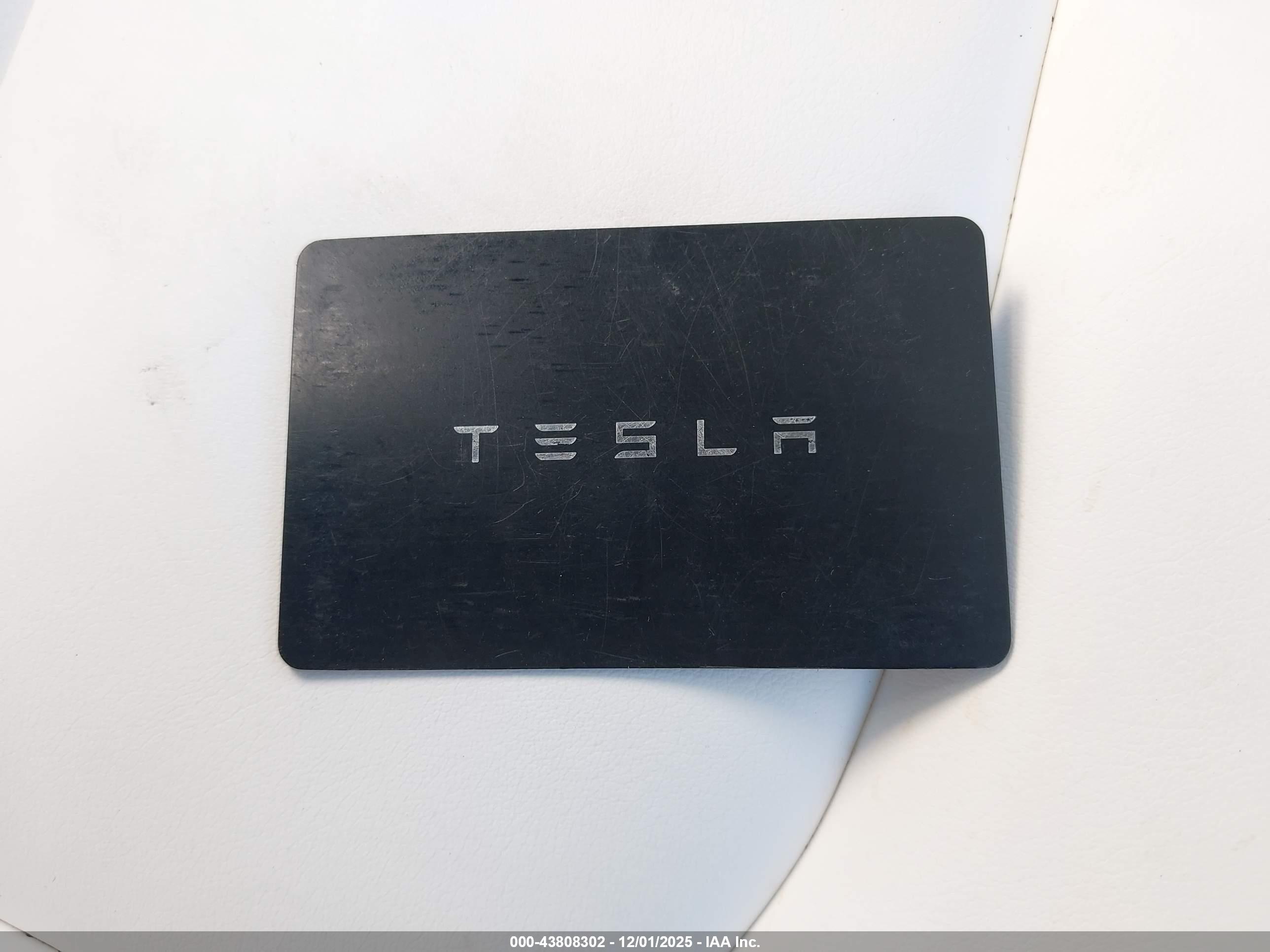 TESLA MODEL image 11