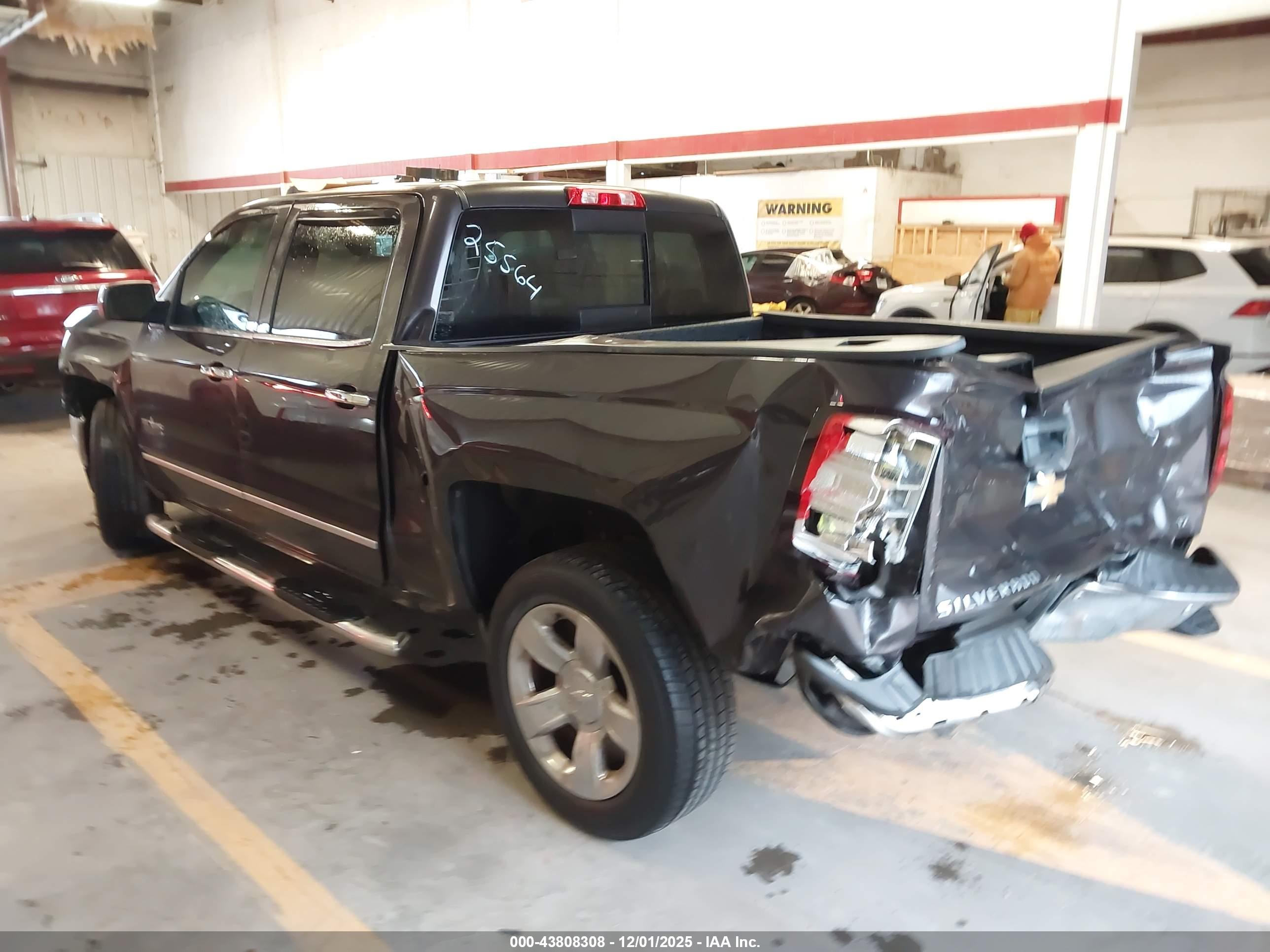 CHEVROLET SILVERADO image 3
