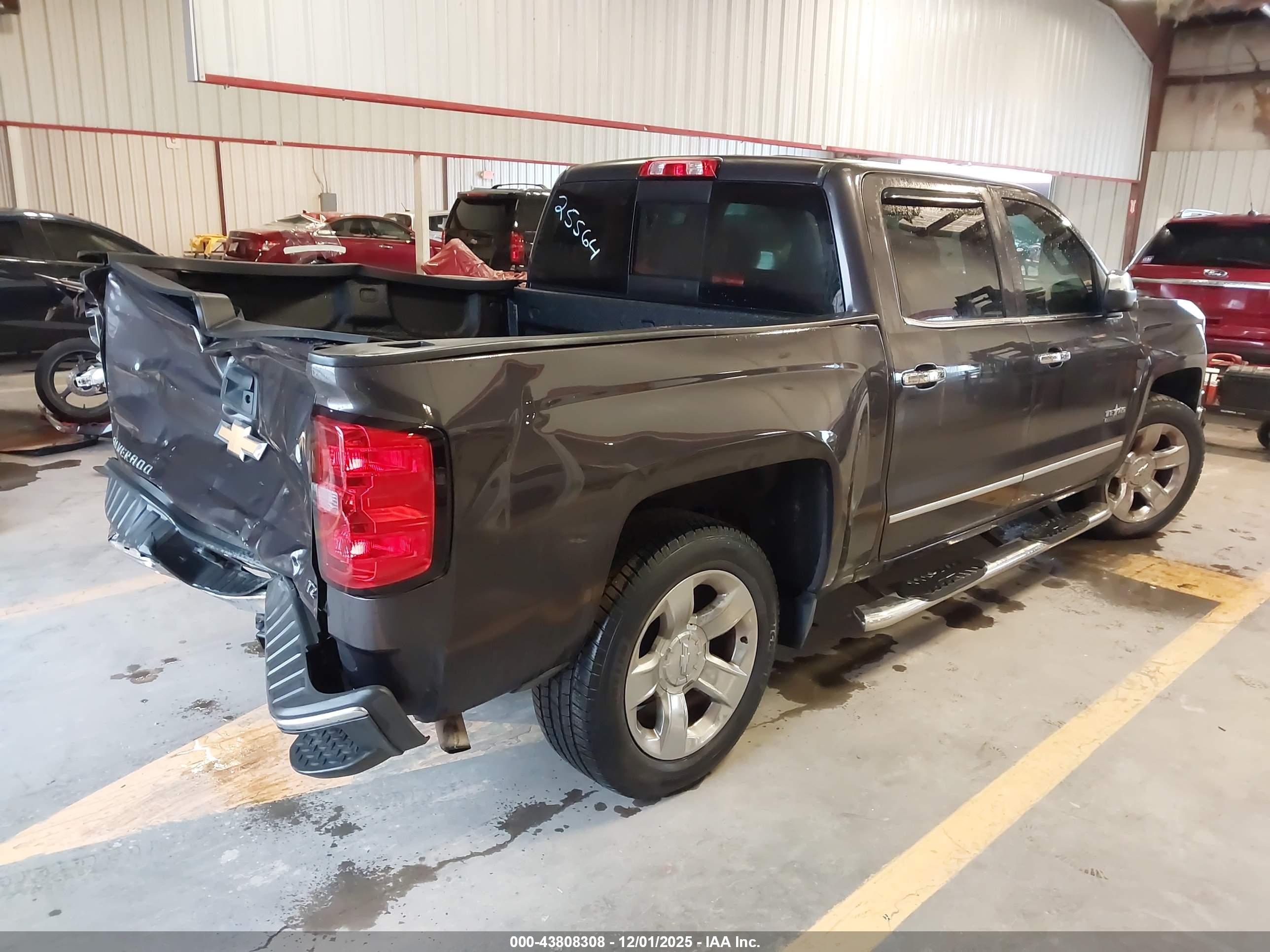 CHEVROLET SILVERADO image 4