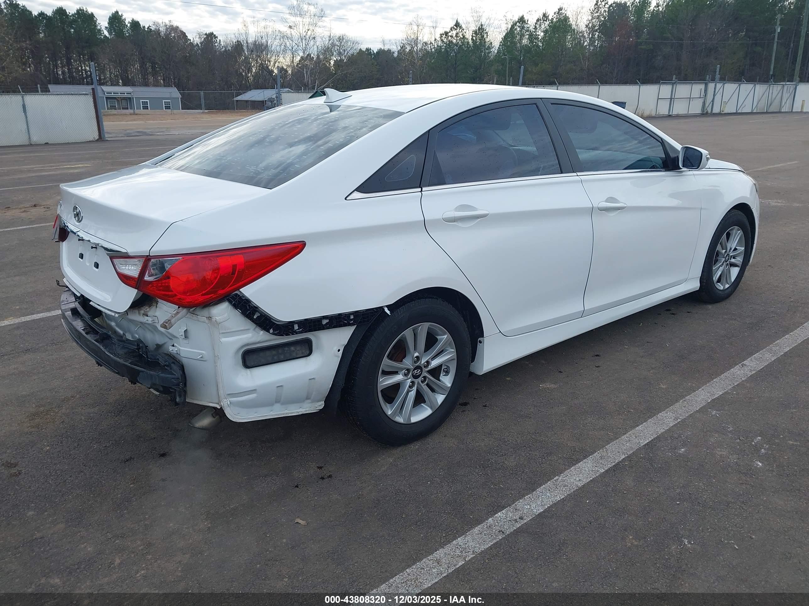 HYUNDAI SONATA image 4