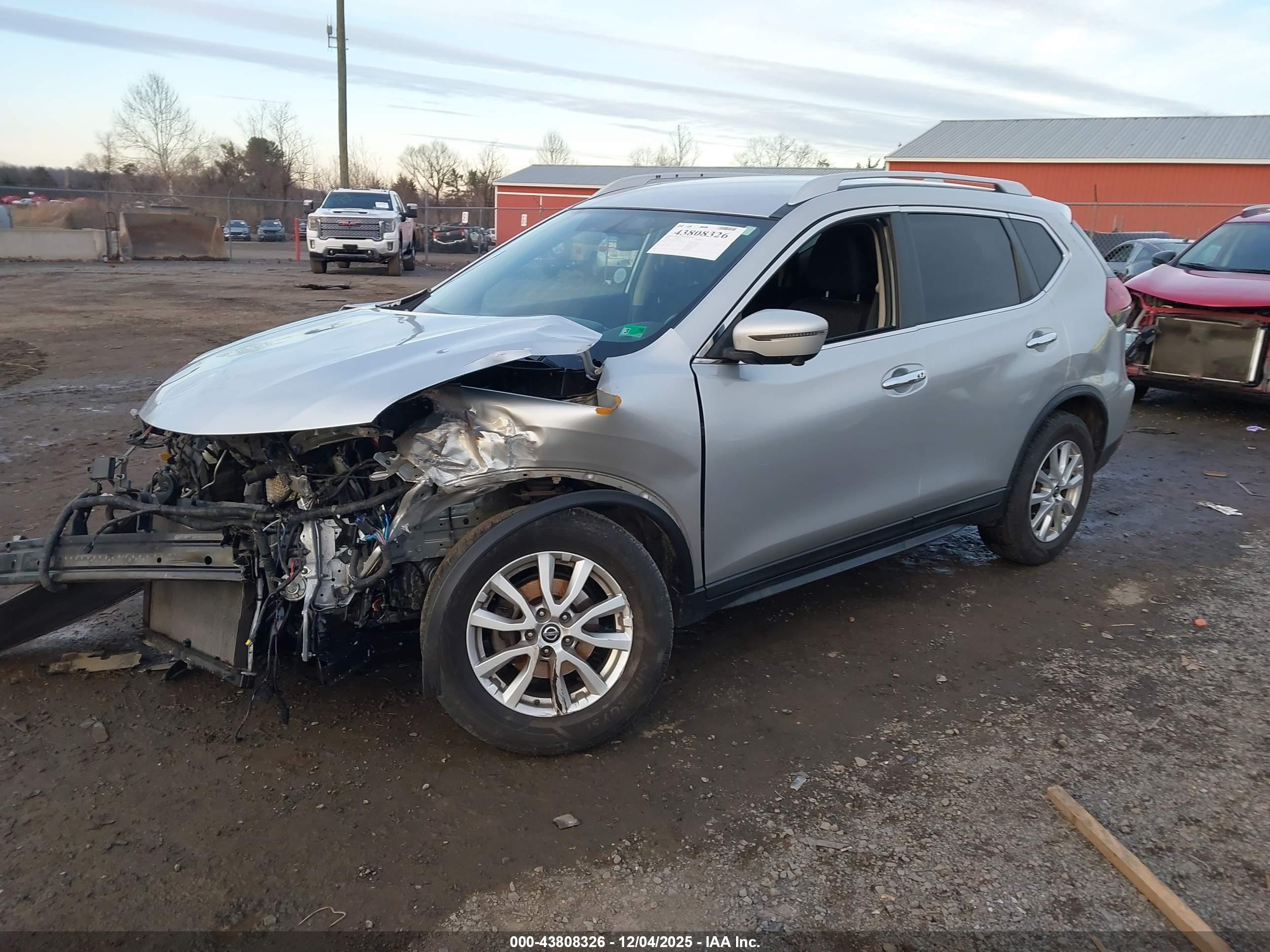 NISSAN ROGUE image 2