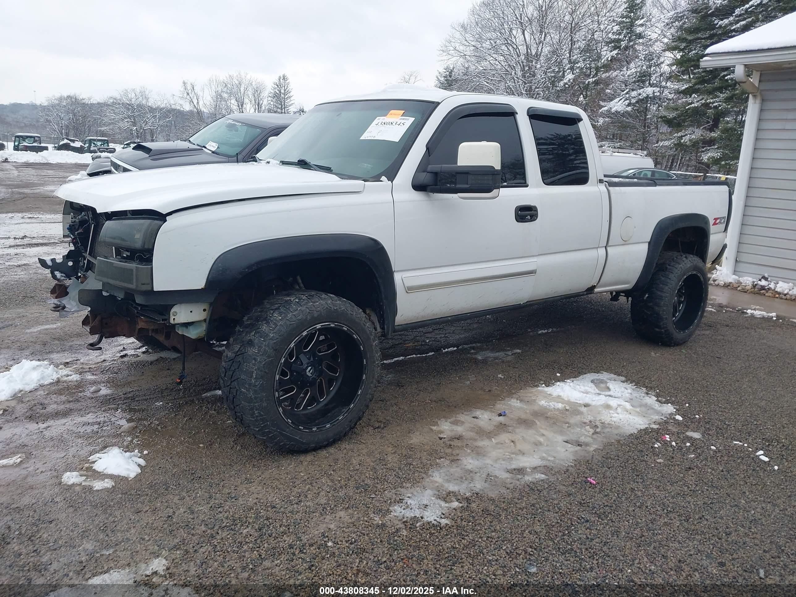 CHEVROLET SILVERADO image 2