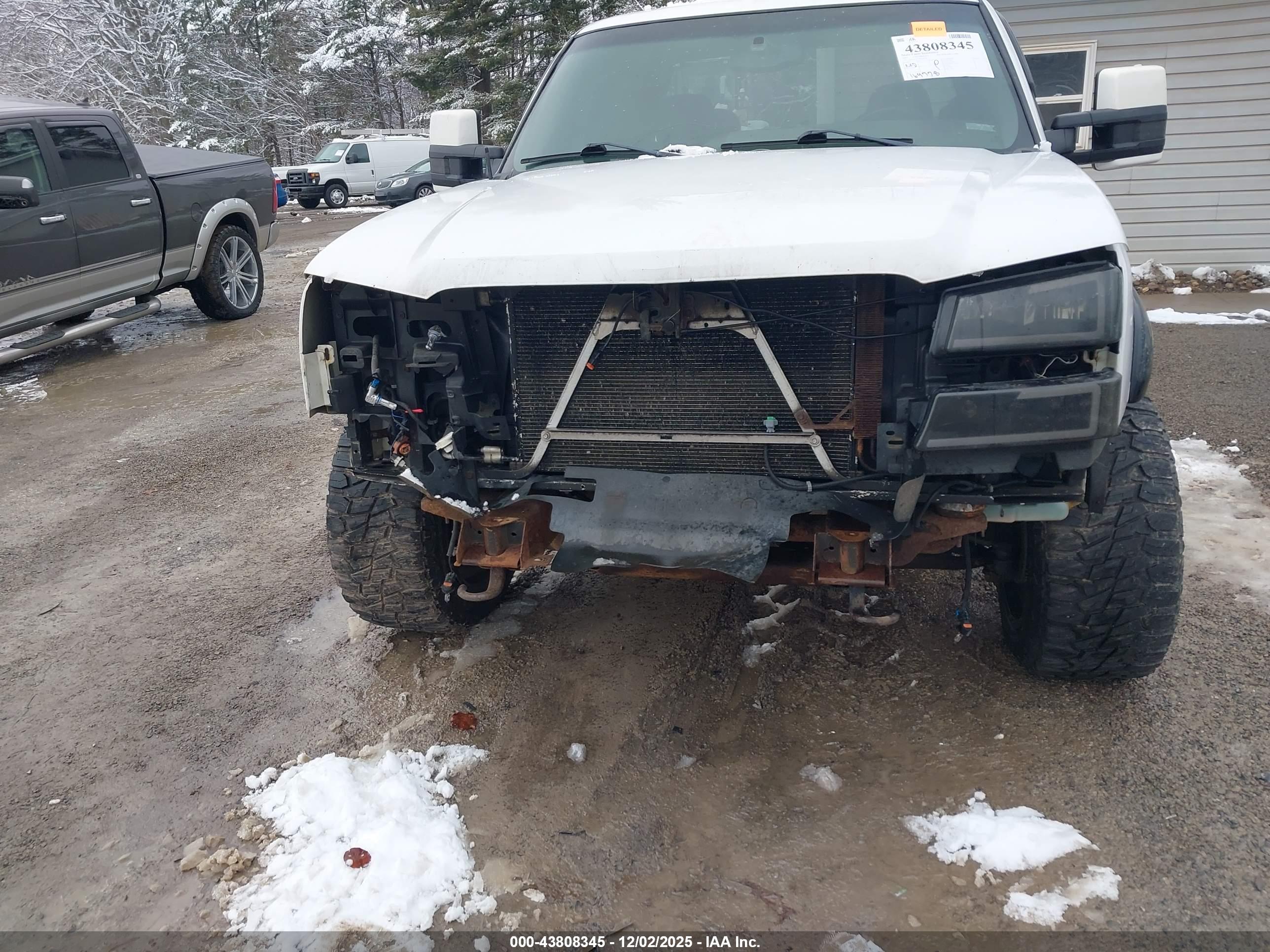 CHEVROLET SILVERADO image 6