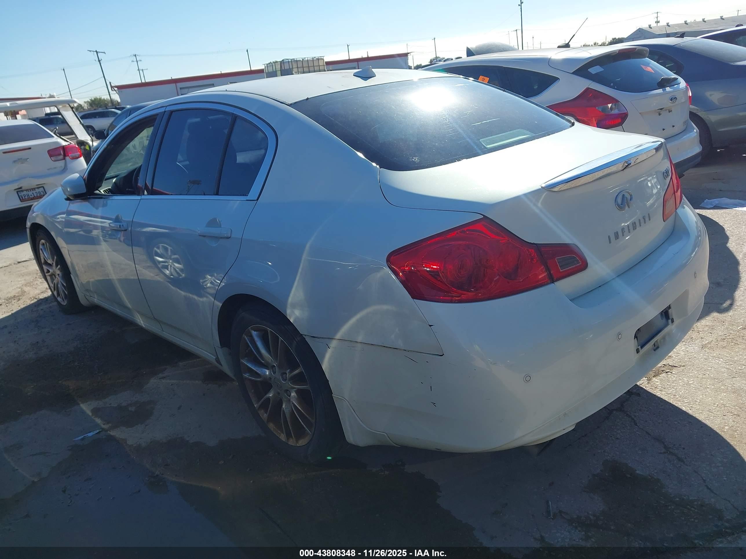 INFINITI G37 image 3