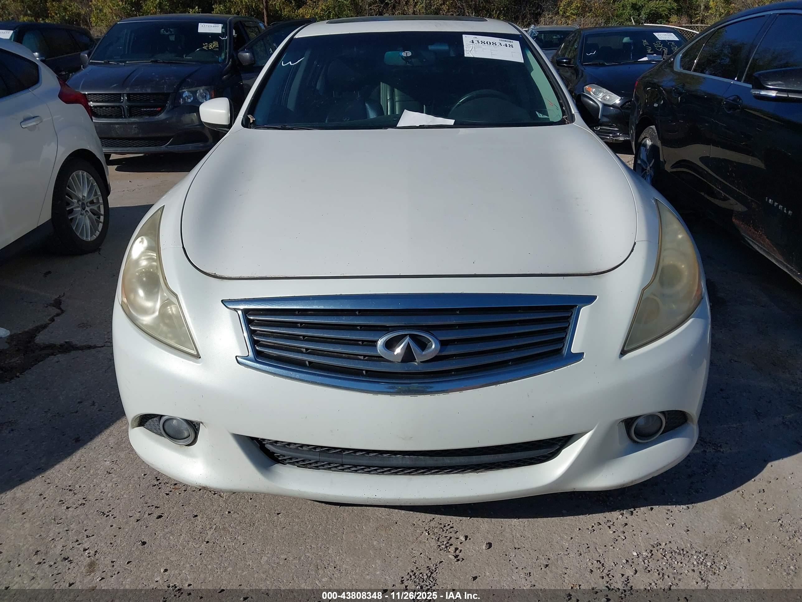INFINITI G37 image 6