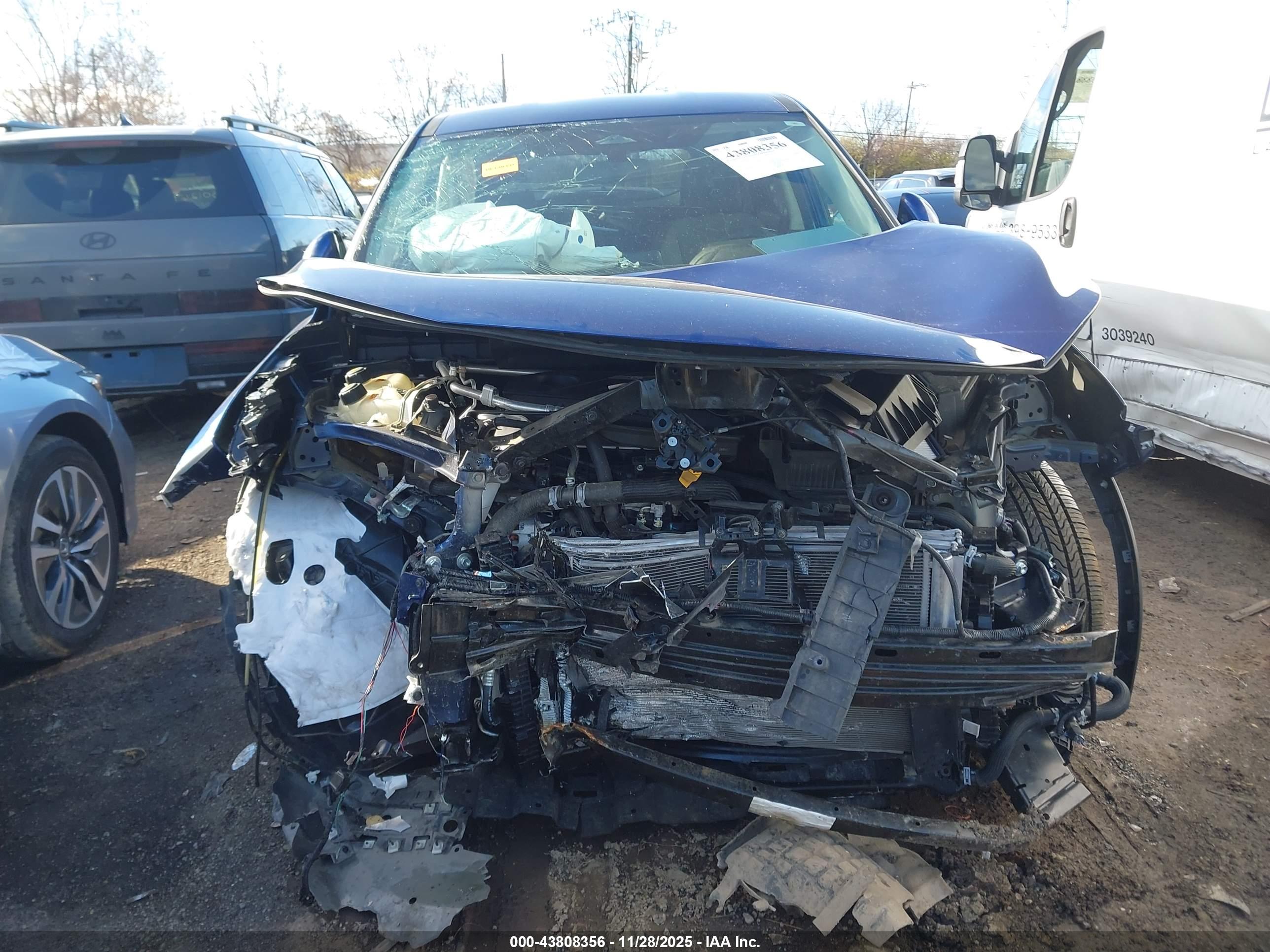 NISSAN ROGUE image 6