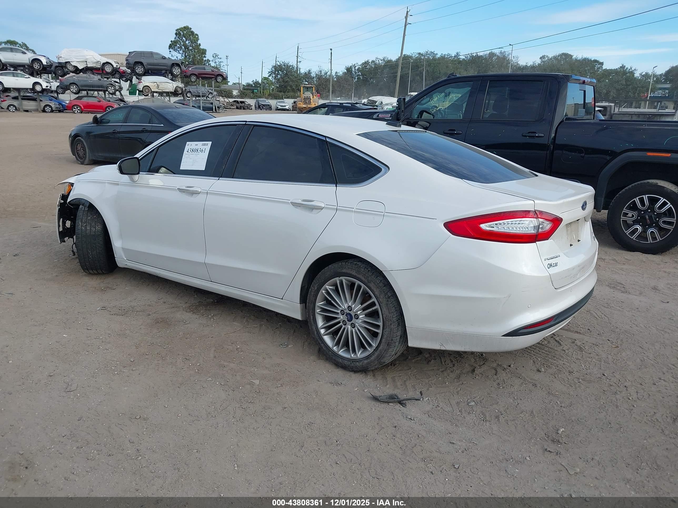 FORD FUSION image 3