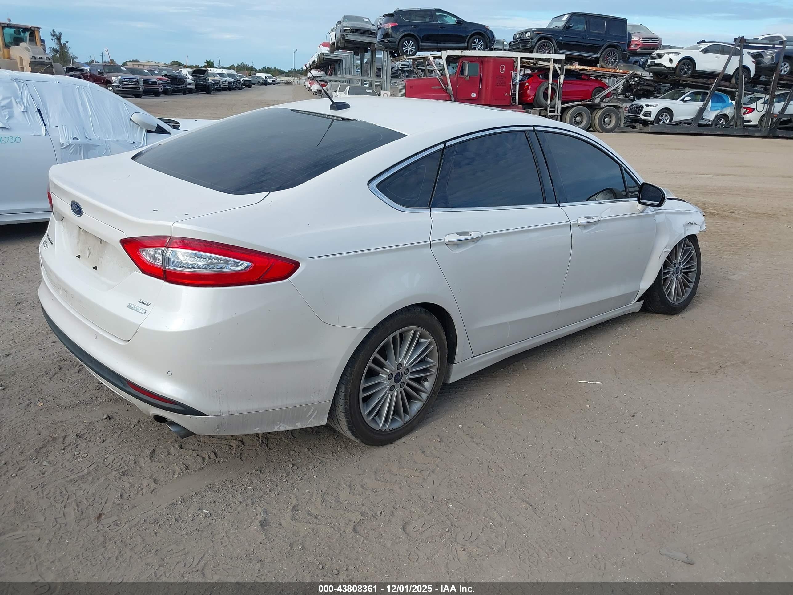 FORD FUSION image 4