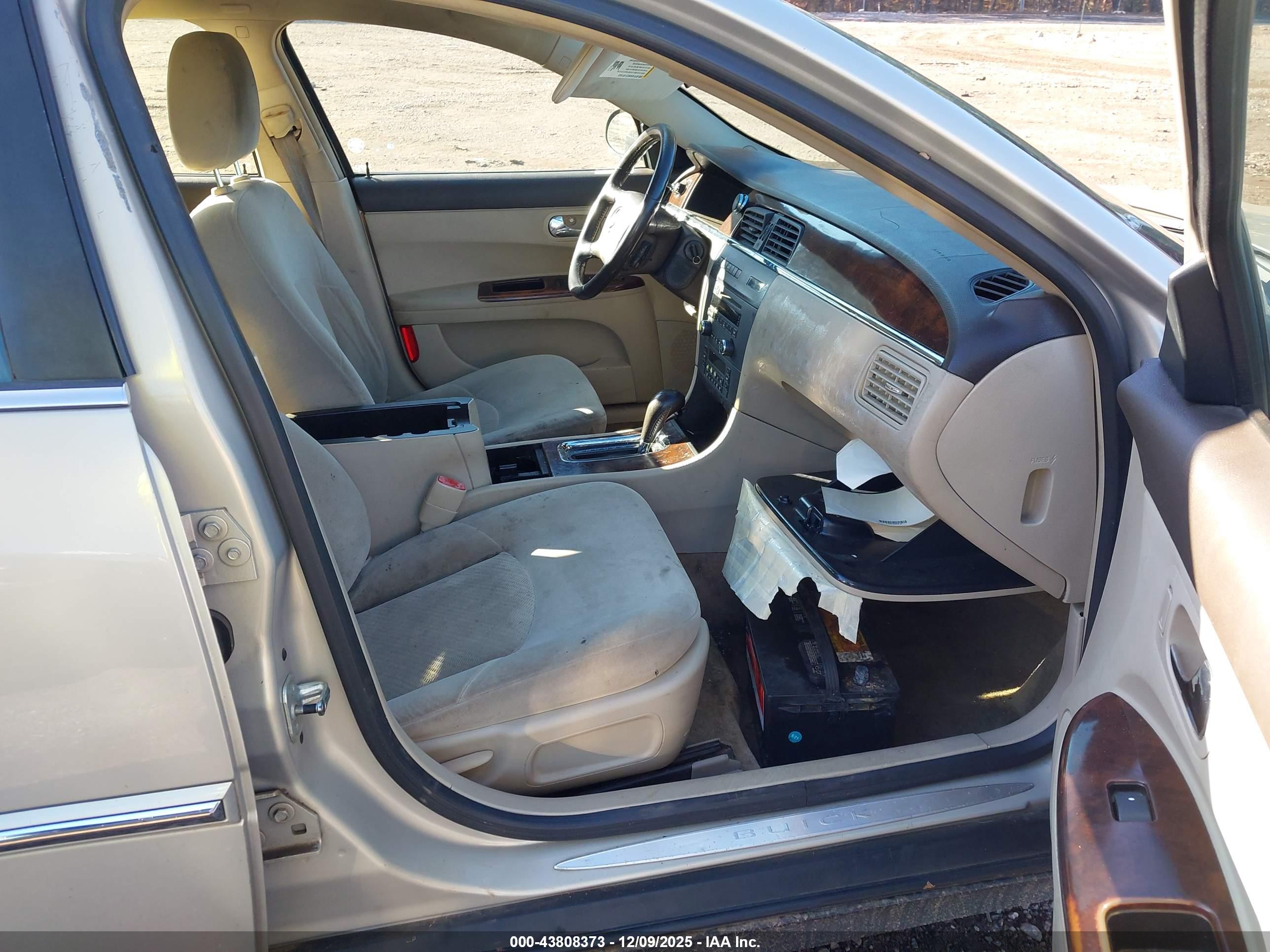 BUICK LACROSSE image 5