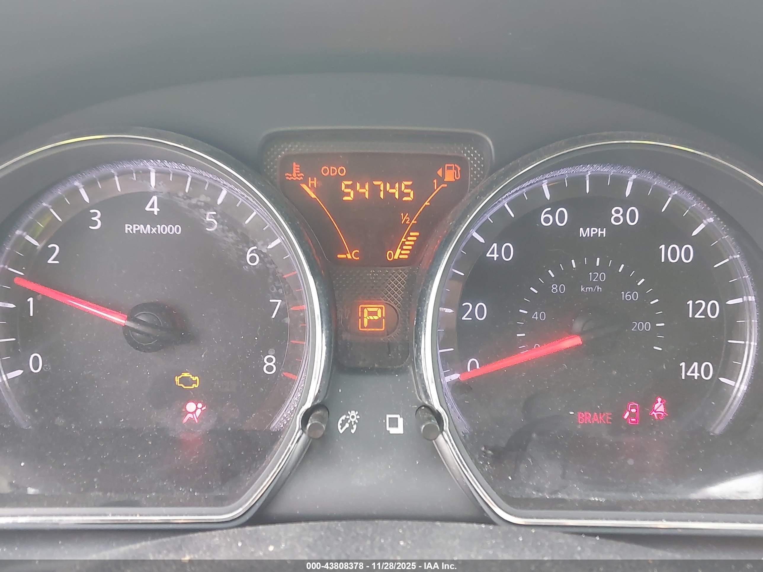 NISSAN VERSA image 7