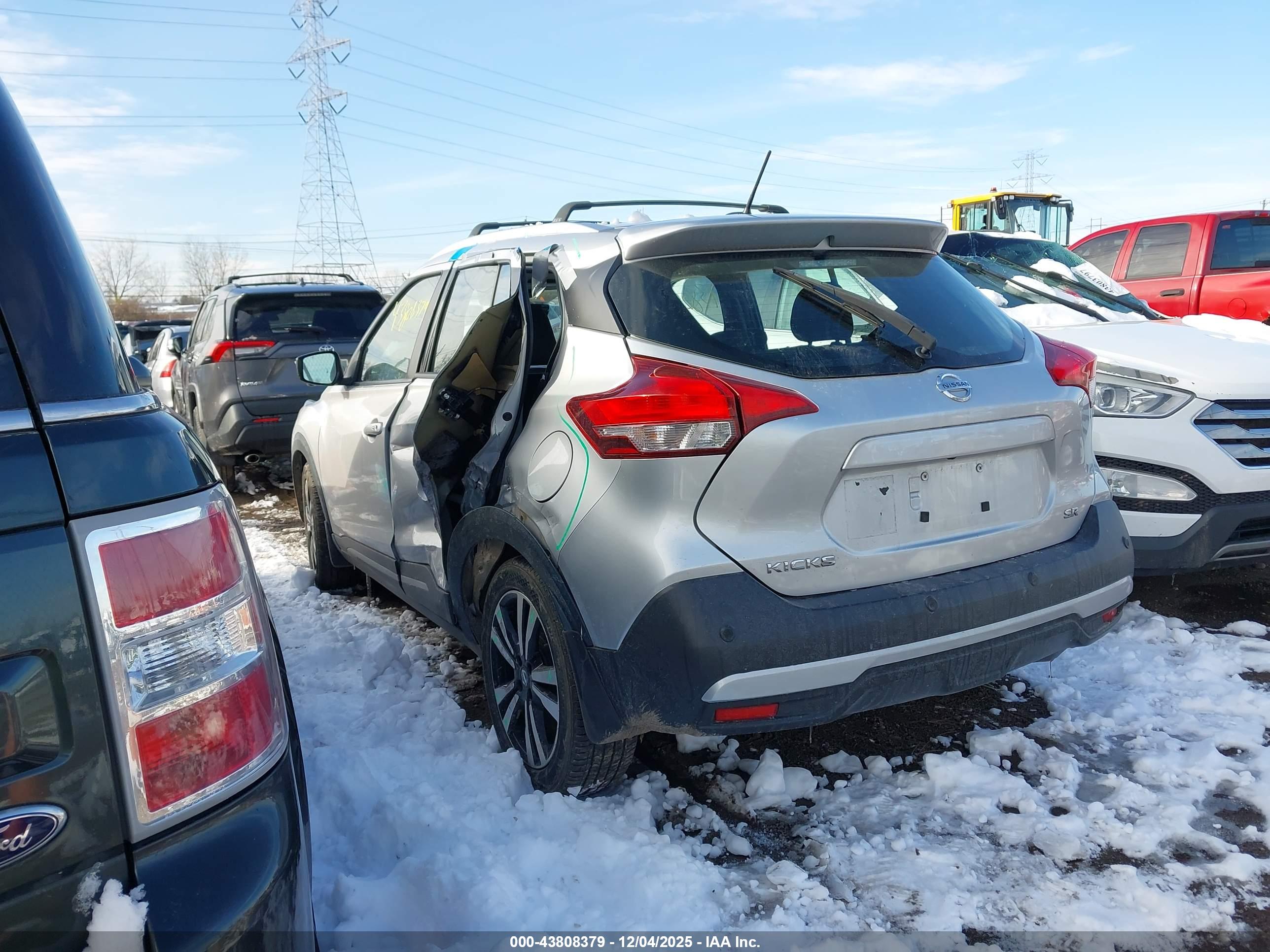 NISSAN KICKS image 3
