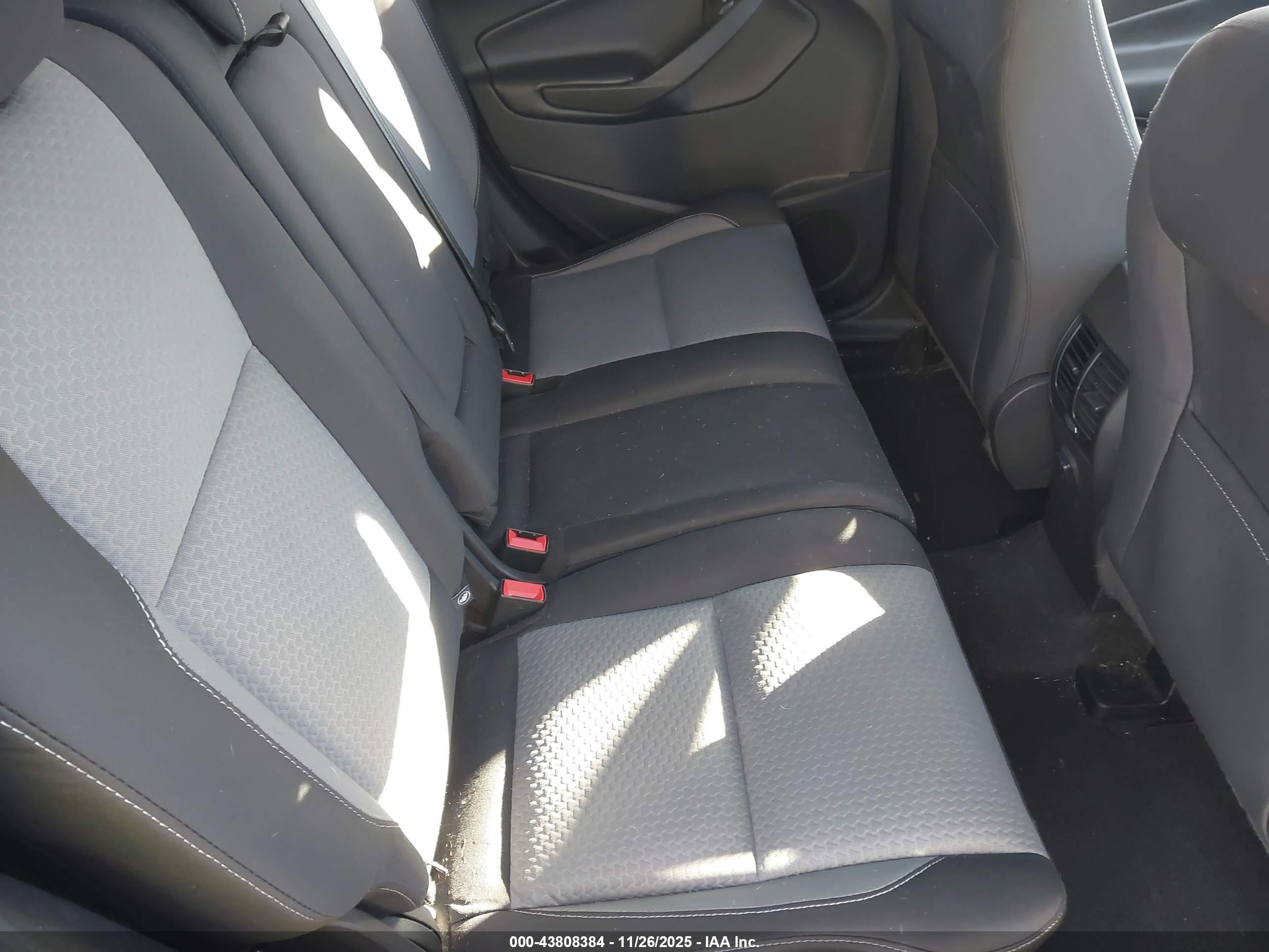 FORD ESCAPE image 8