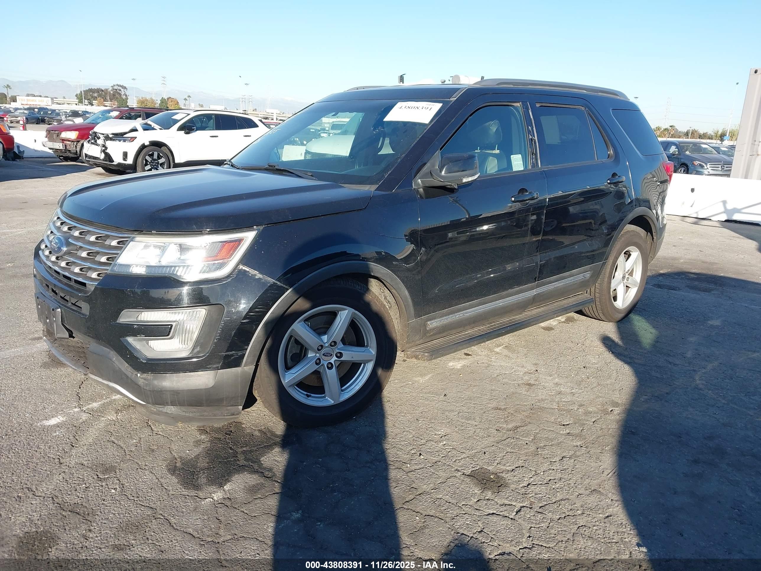 FORD EXPLORER image 2