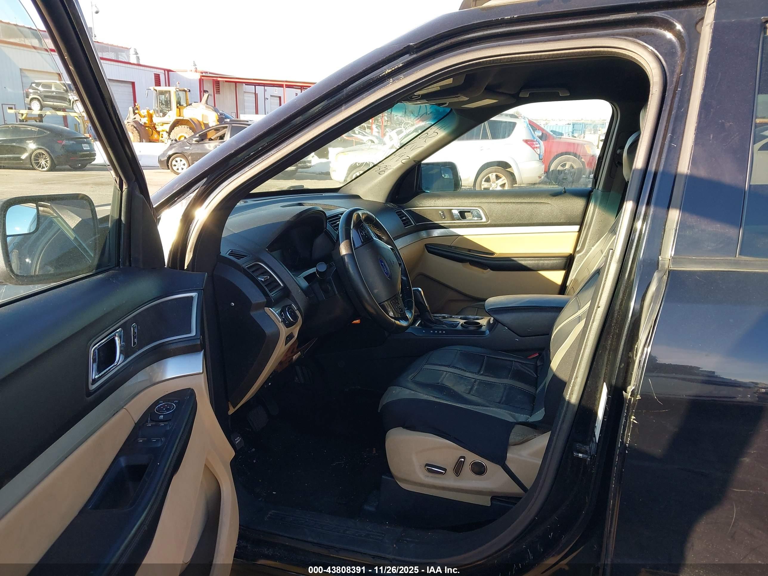 FORD EXPLORER image 5