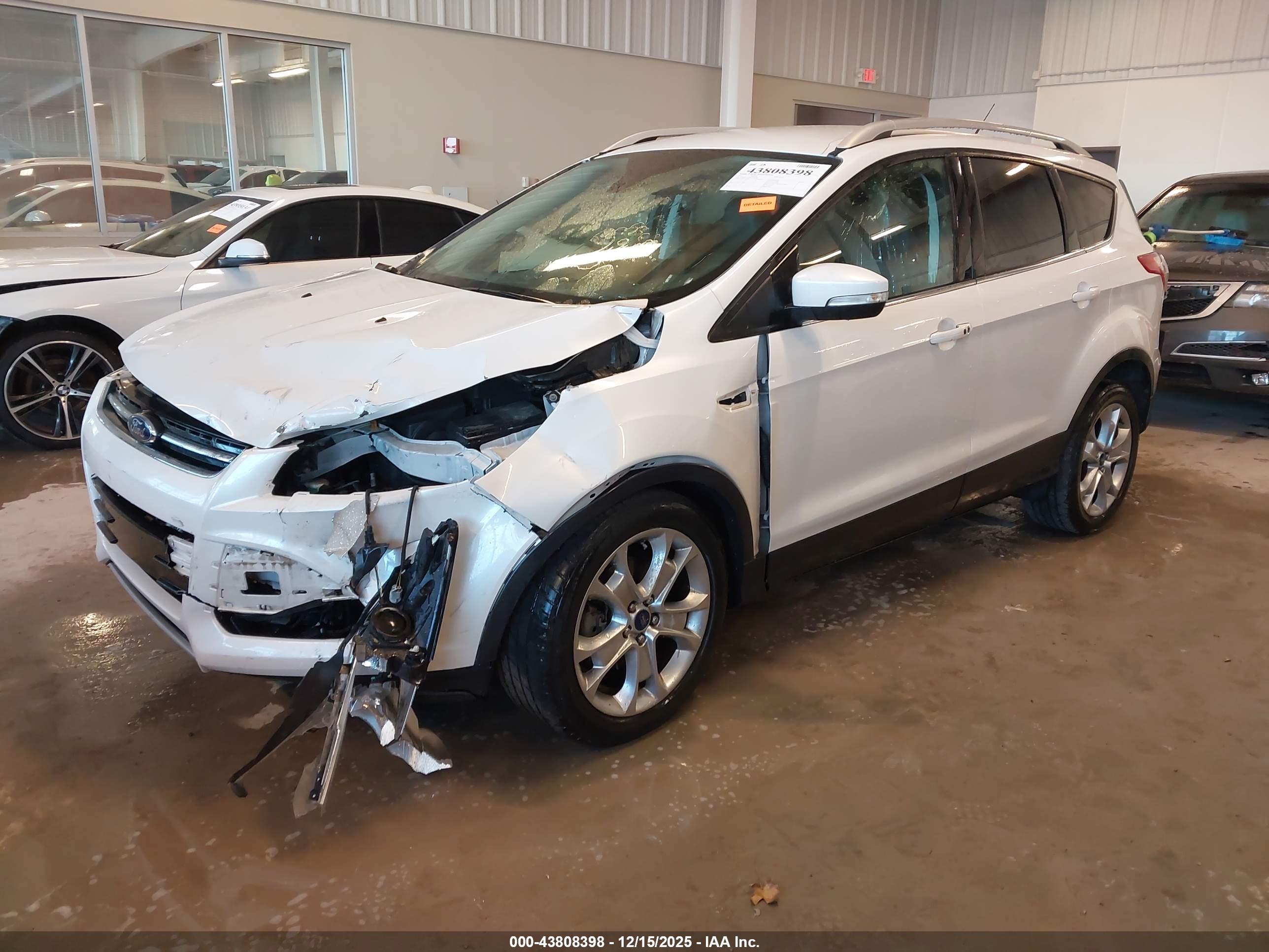 FORD ESCAPE image 2