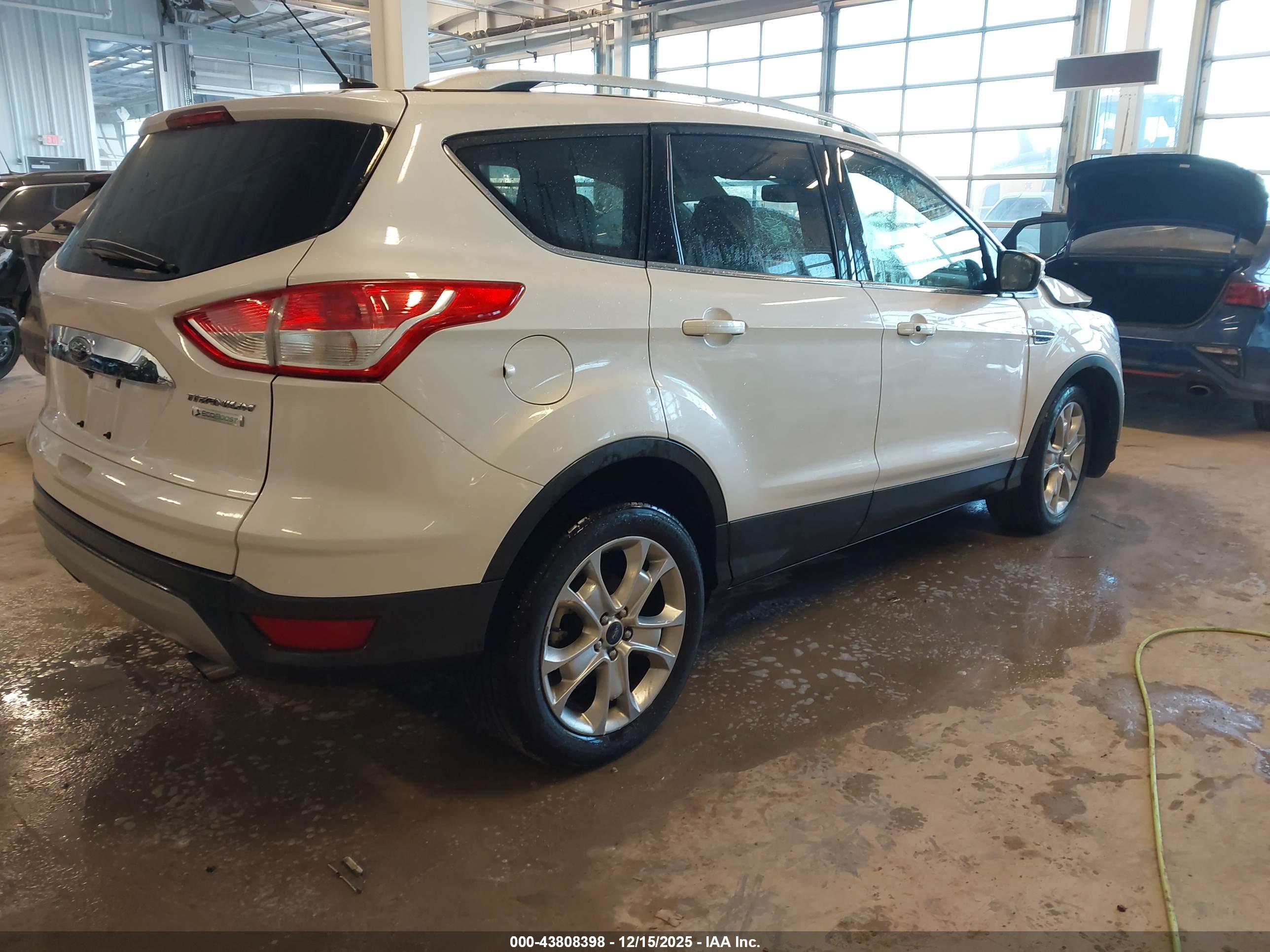 FORD ESCAPE image 4