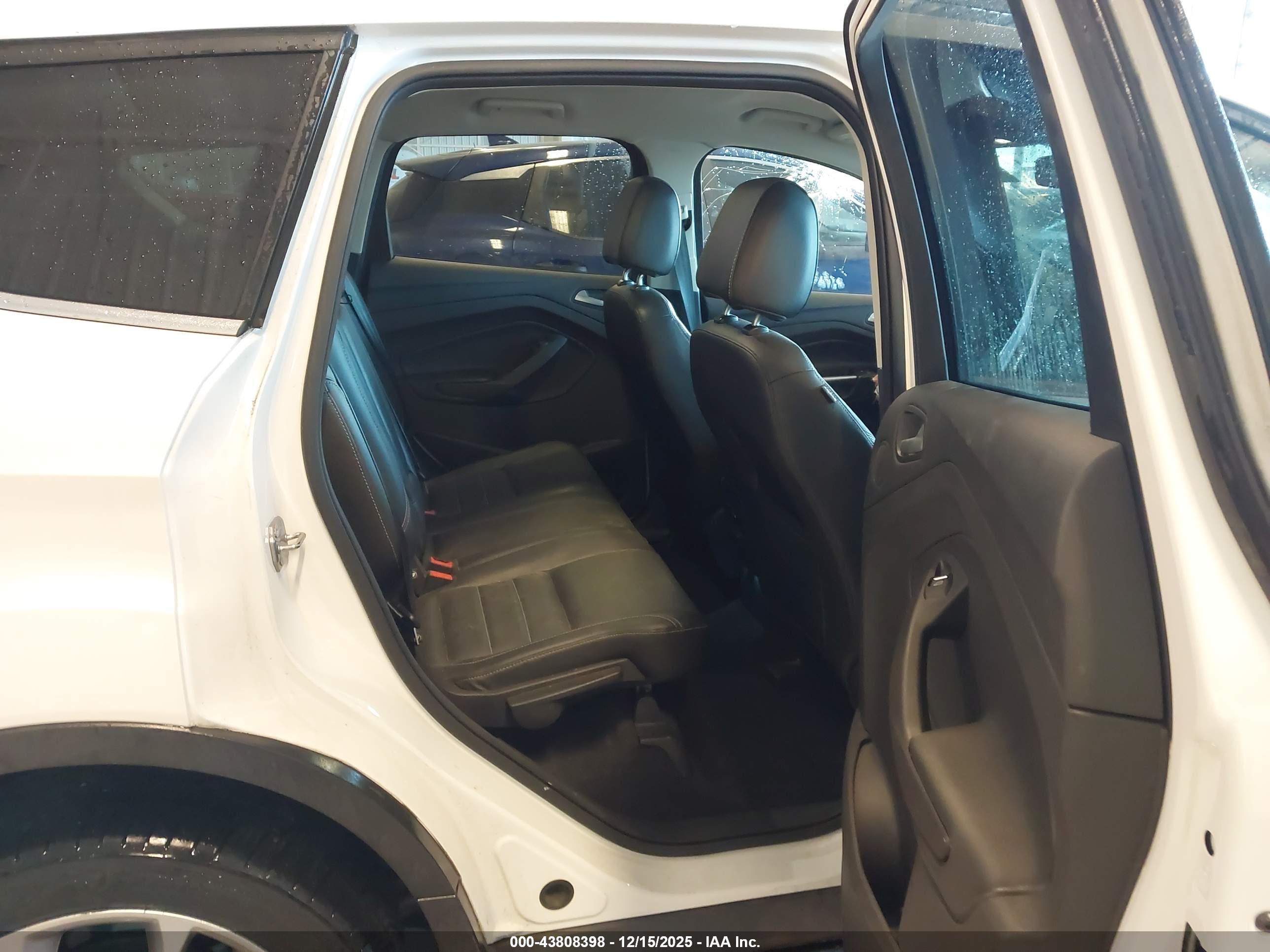 FORD ESCAPE image 8